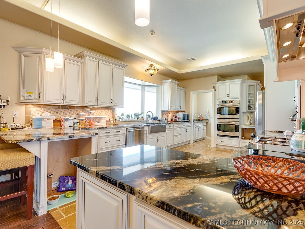 21125 State Highway 99 S Property Photo 18