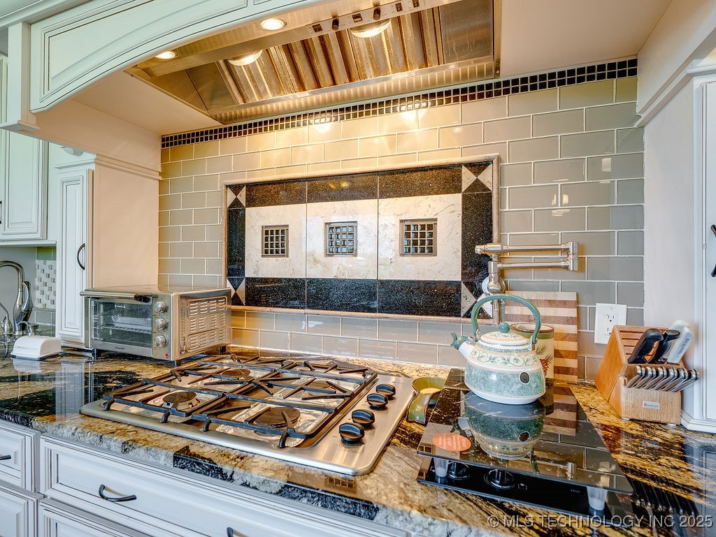 21125 State Highway 99 S Property Photo 21