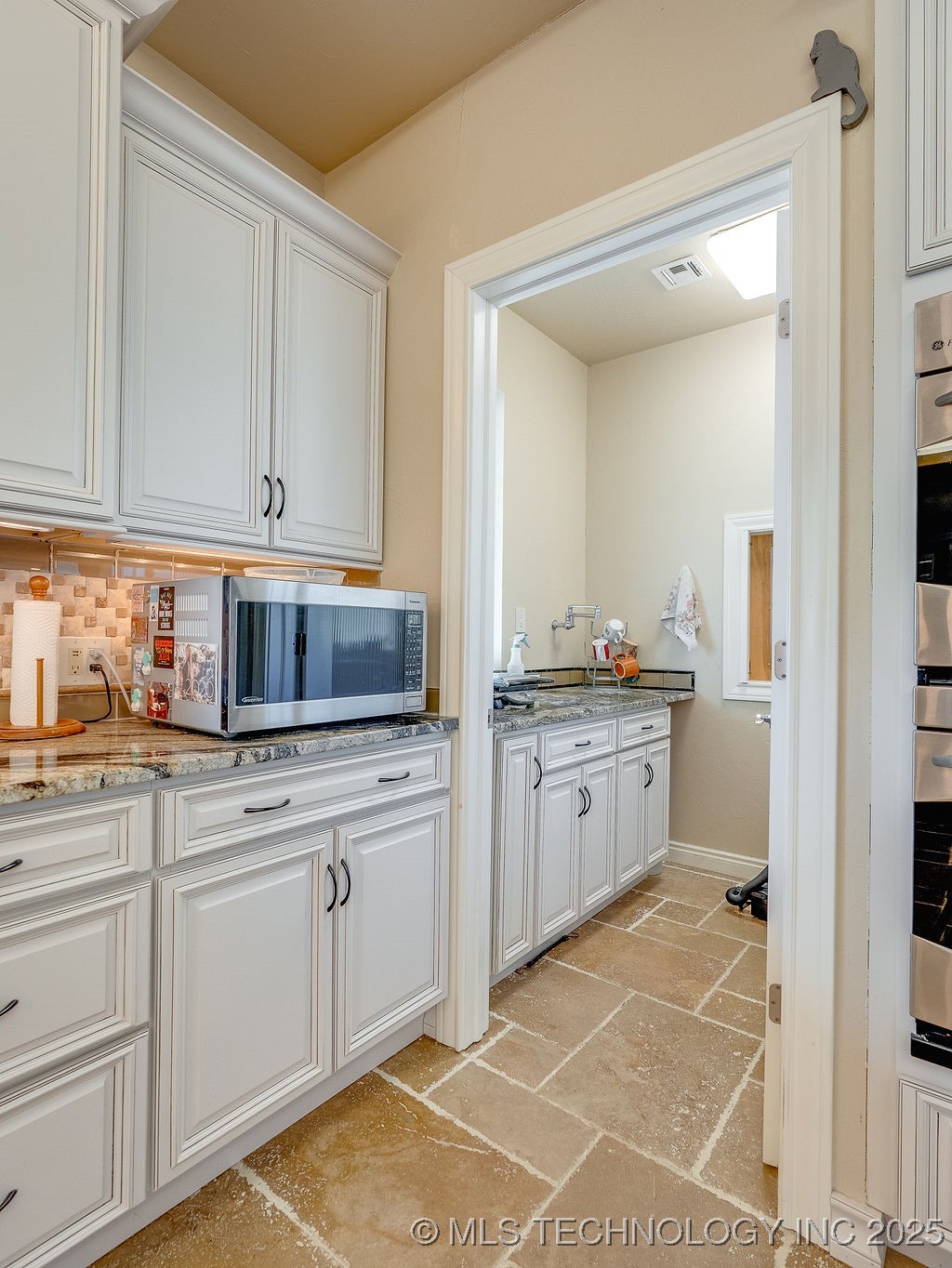 21125 State Highway 99 S Property Photo 23