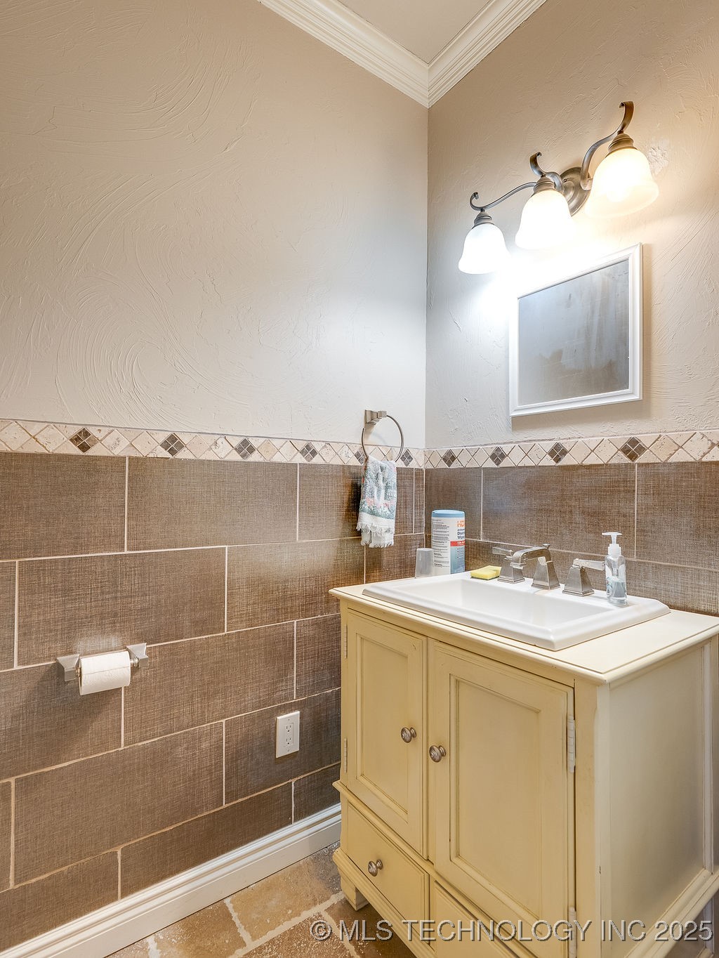 21125 State Highway 99 S Property Photo 27