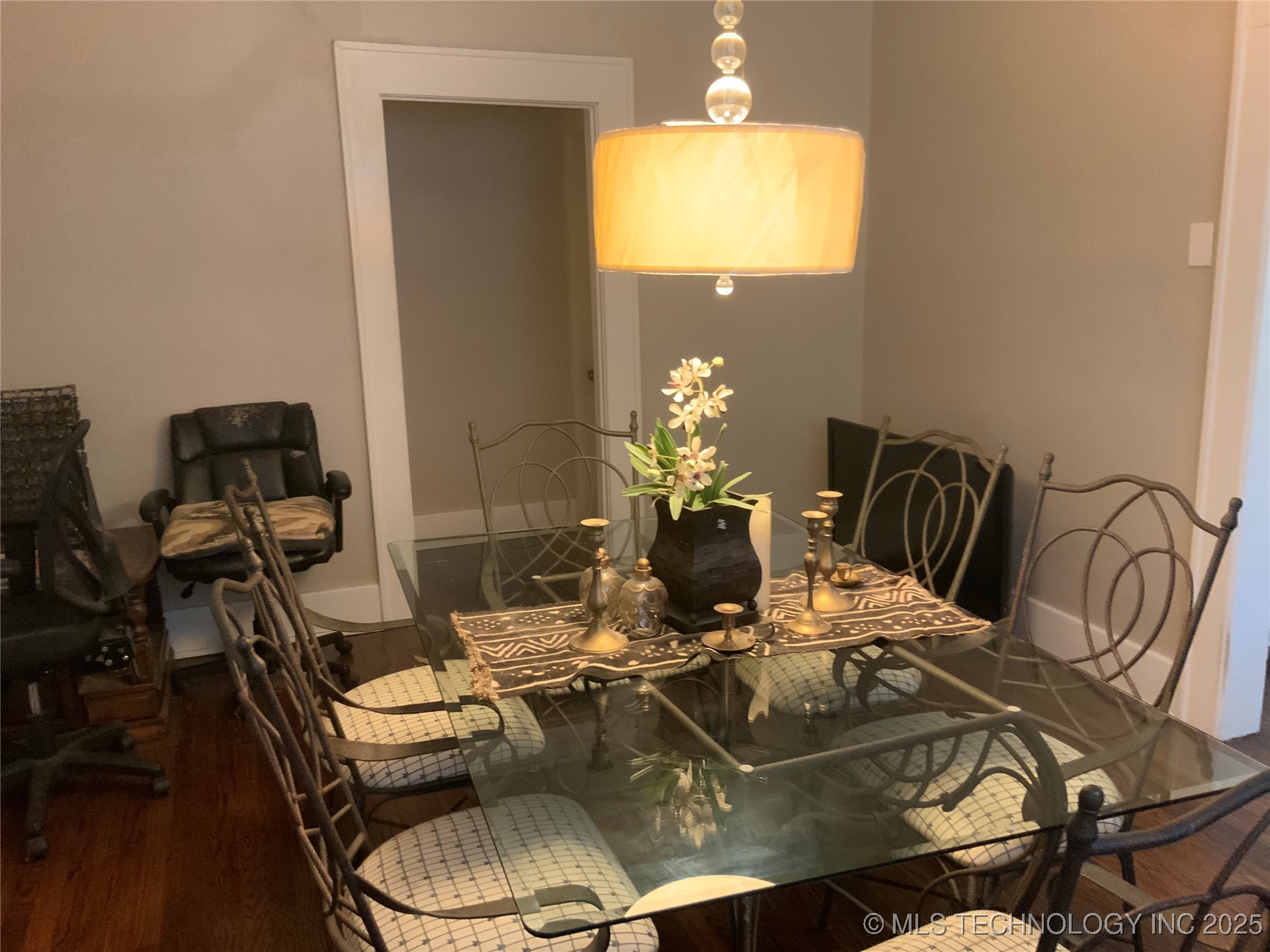 56 N Xanthus Avenue Property Photo 7