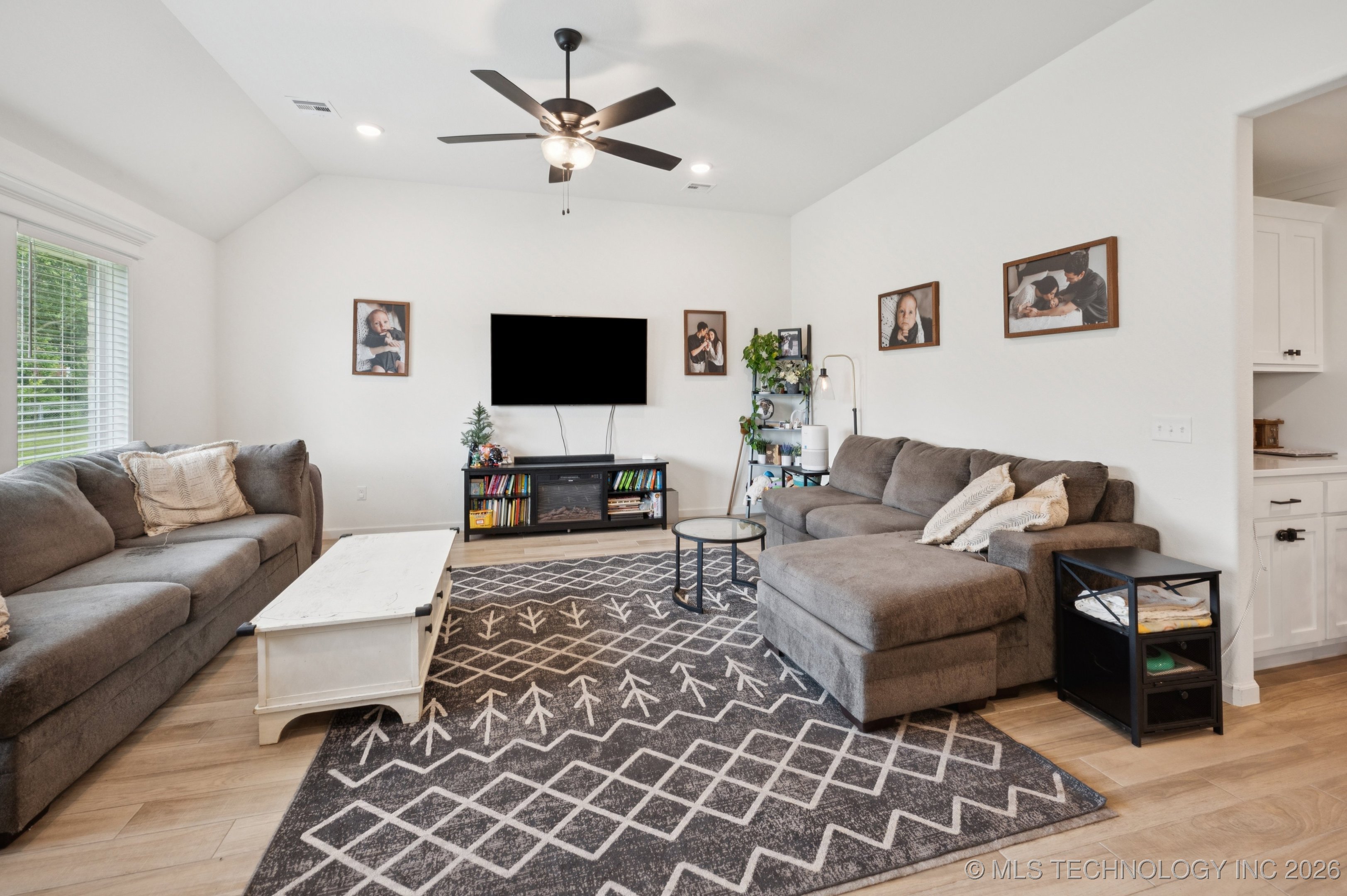 1200 Se 15th Property Photo 4