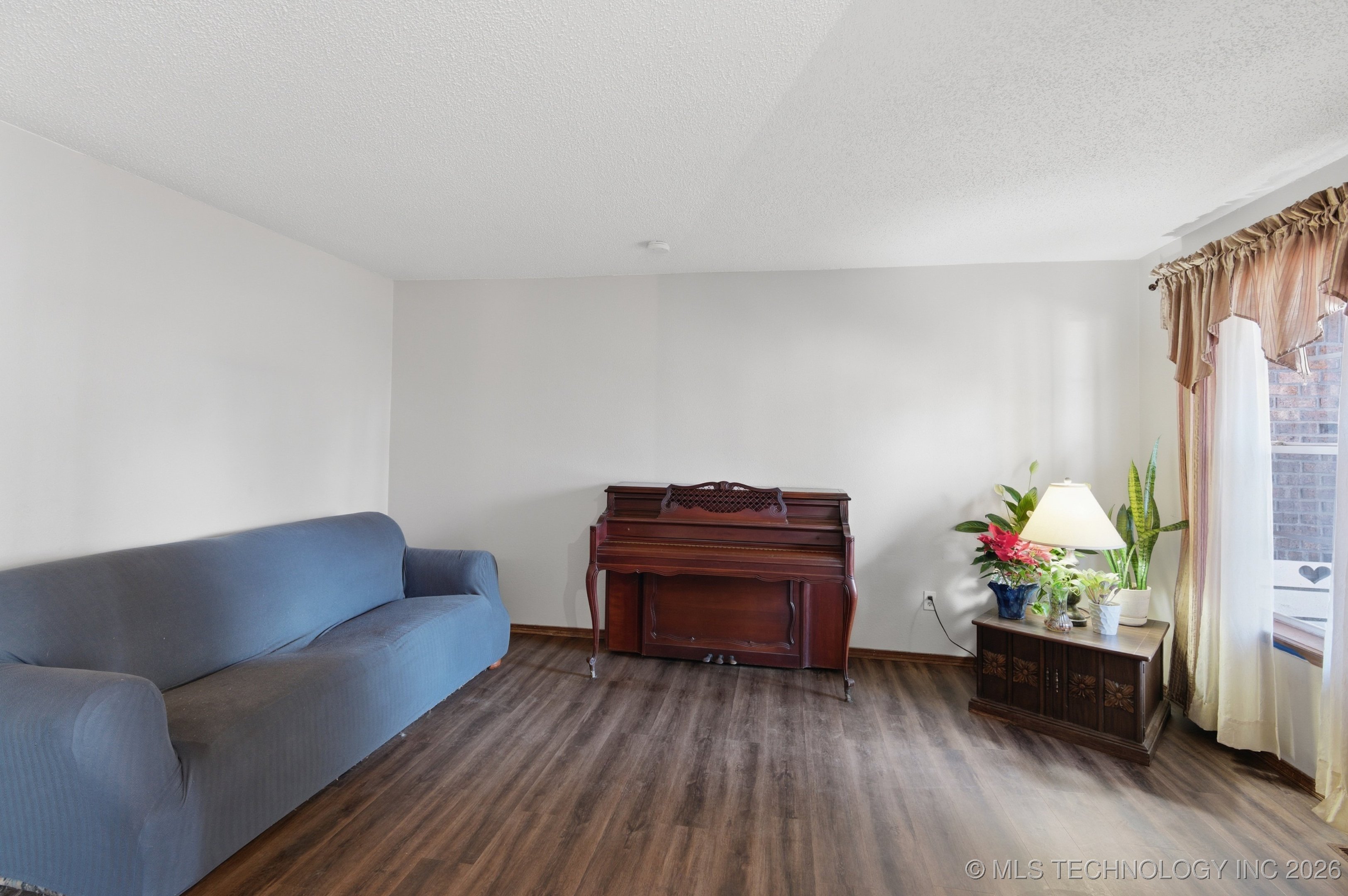 10616 W Houston Street Property Photo 5