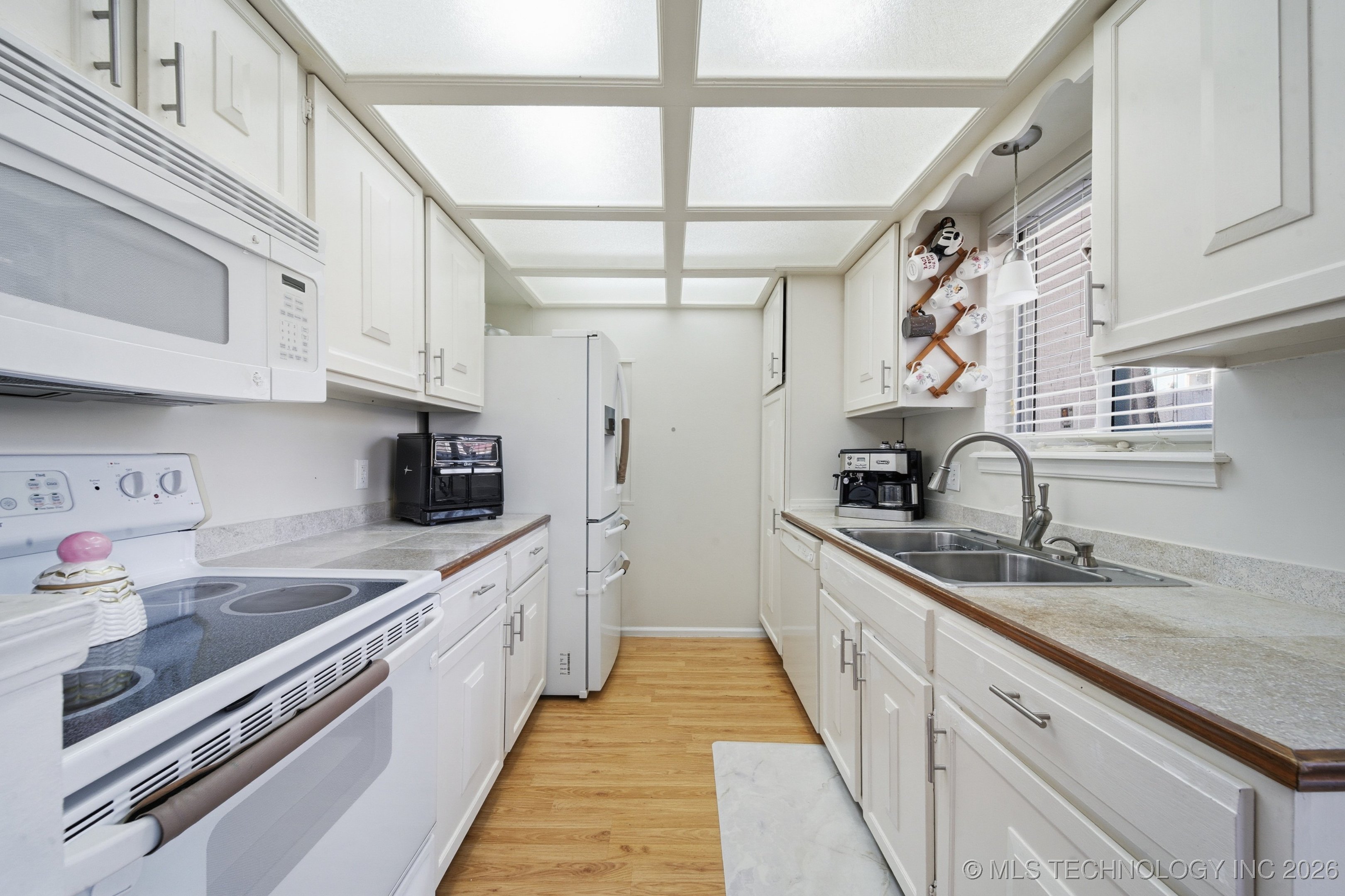 4446 E 68th Street 392 Property Photo 11