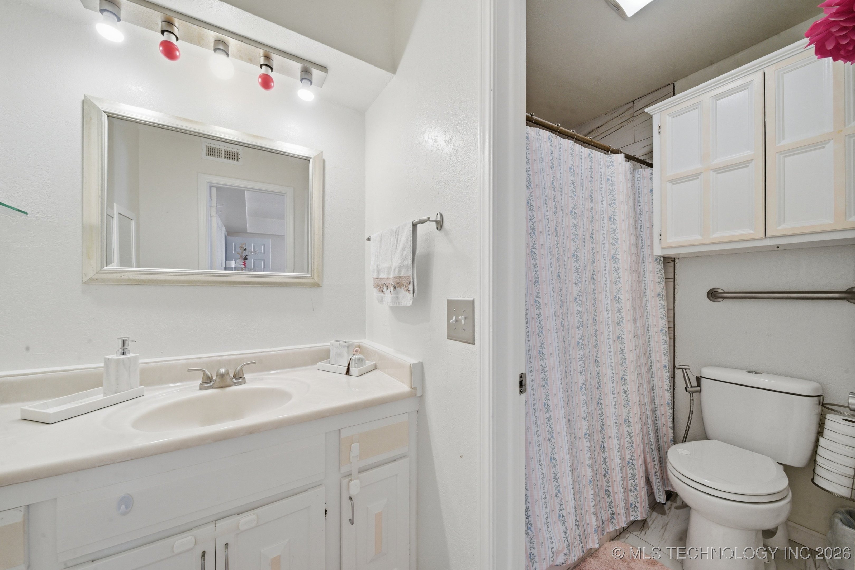 4446 E 68th Street 392 Property Photo 16