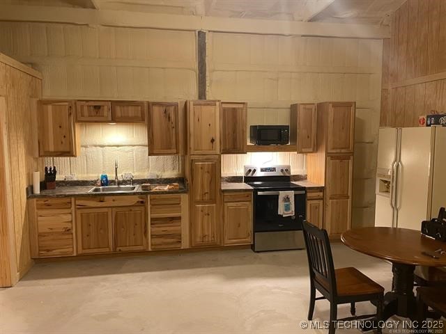 Radio Tower Road Property Photo 5