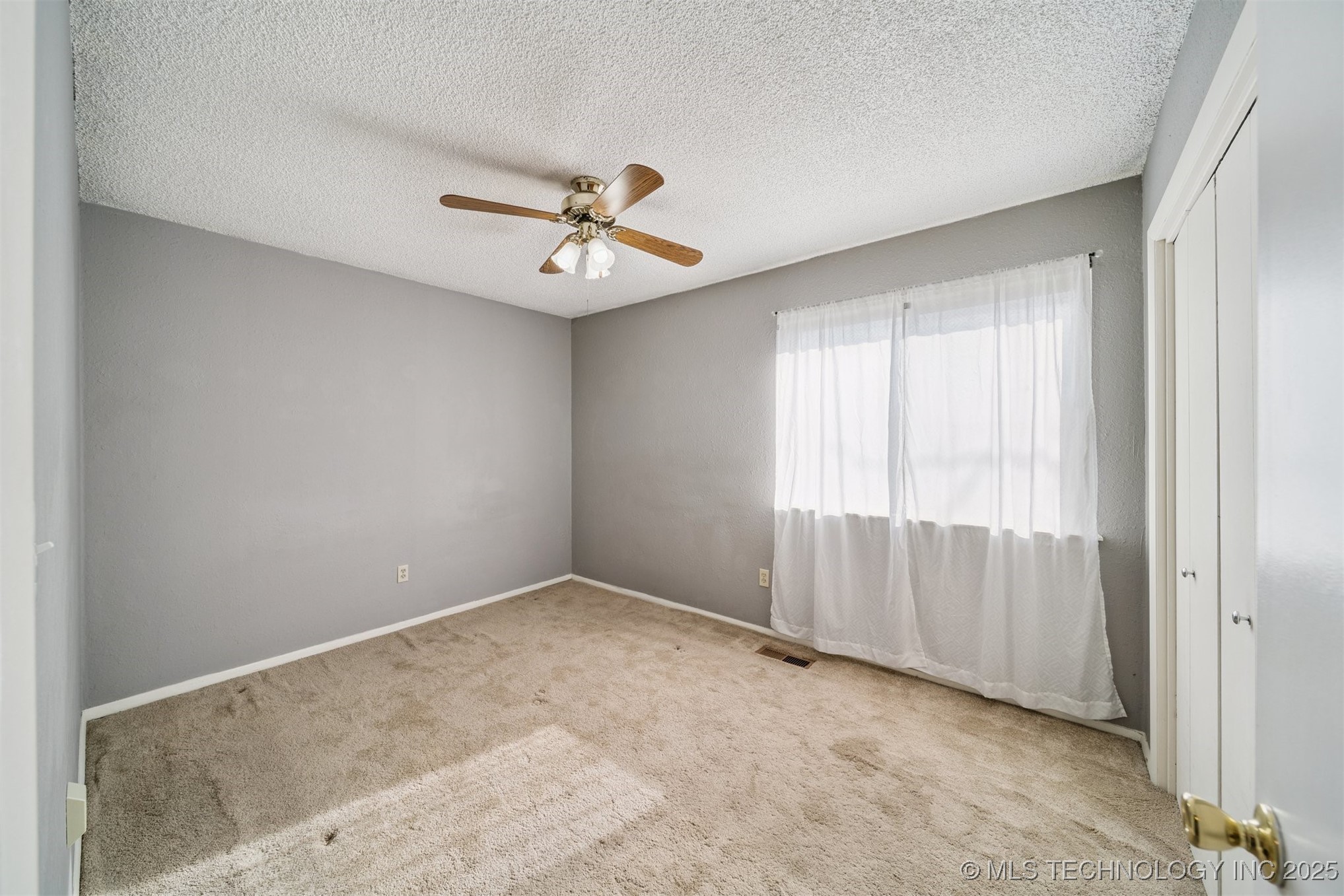 18551 E Admiral Boulevard S Property Photo 10