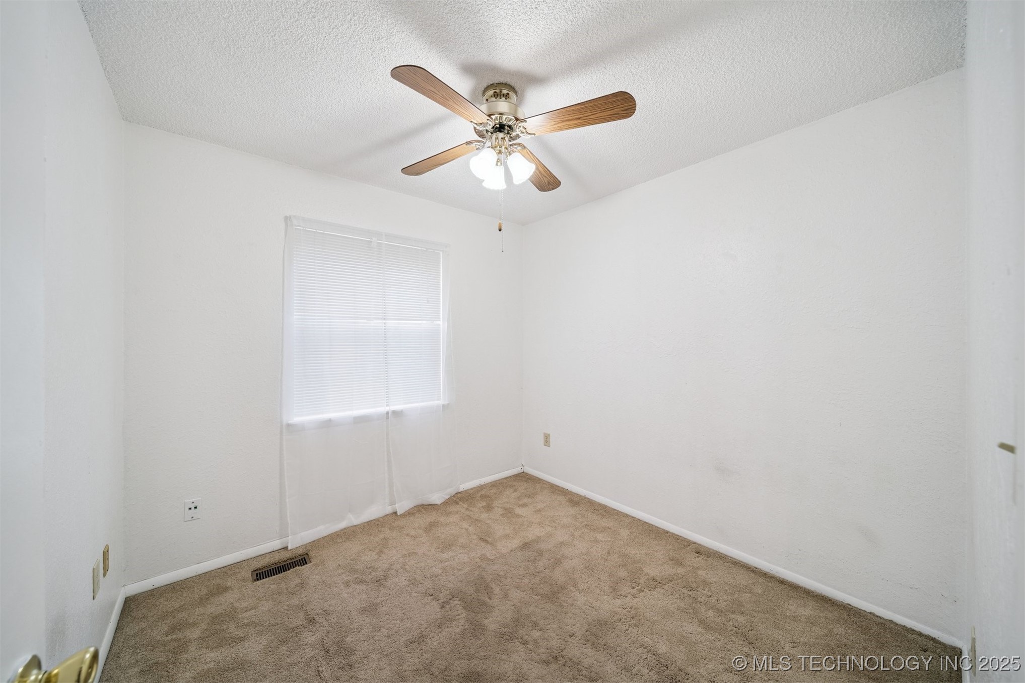 18551 E Admiral Boulevard S Property Photo 12