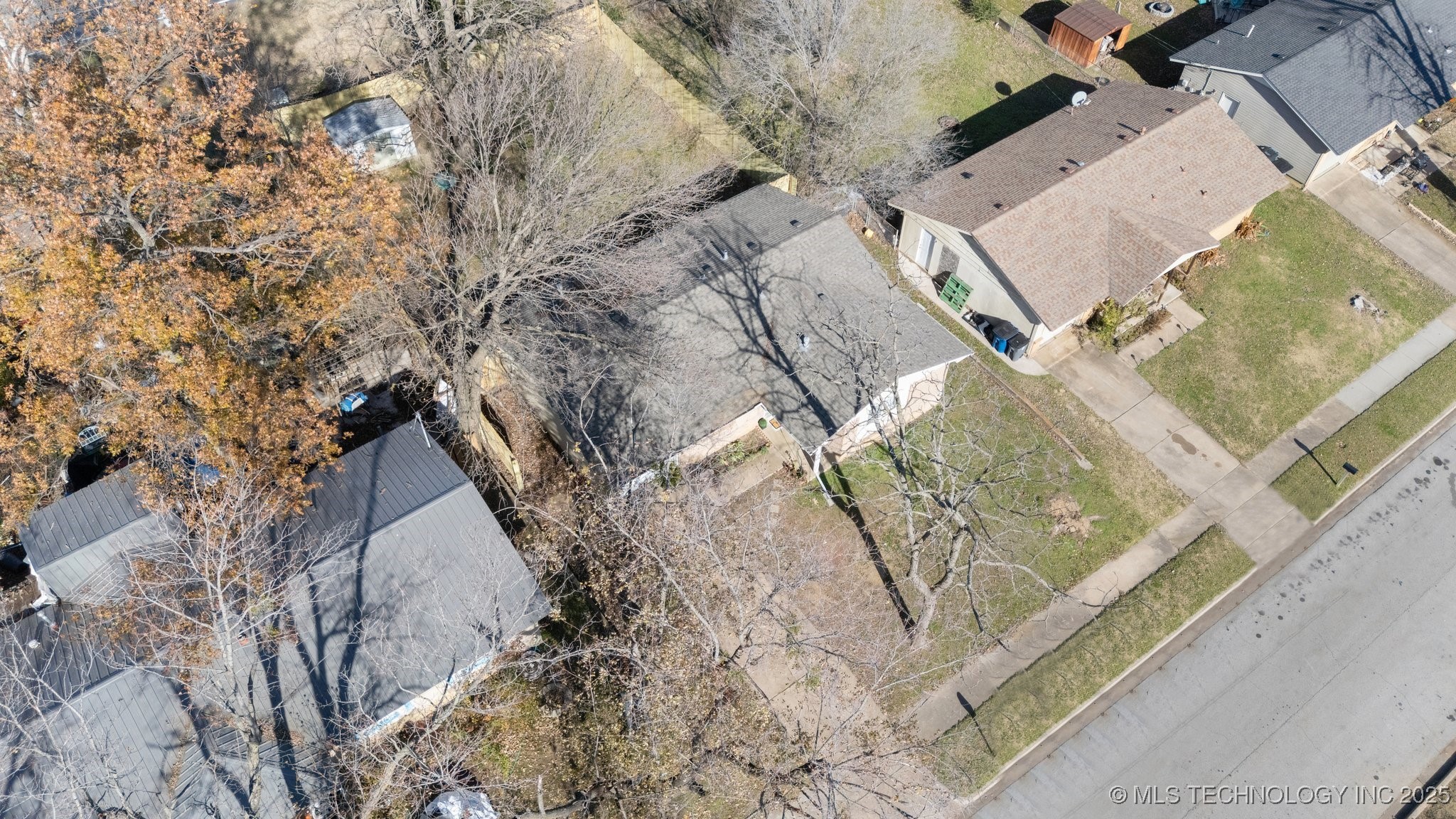 18551 E Admiral Boulevard S Property Photo 18