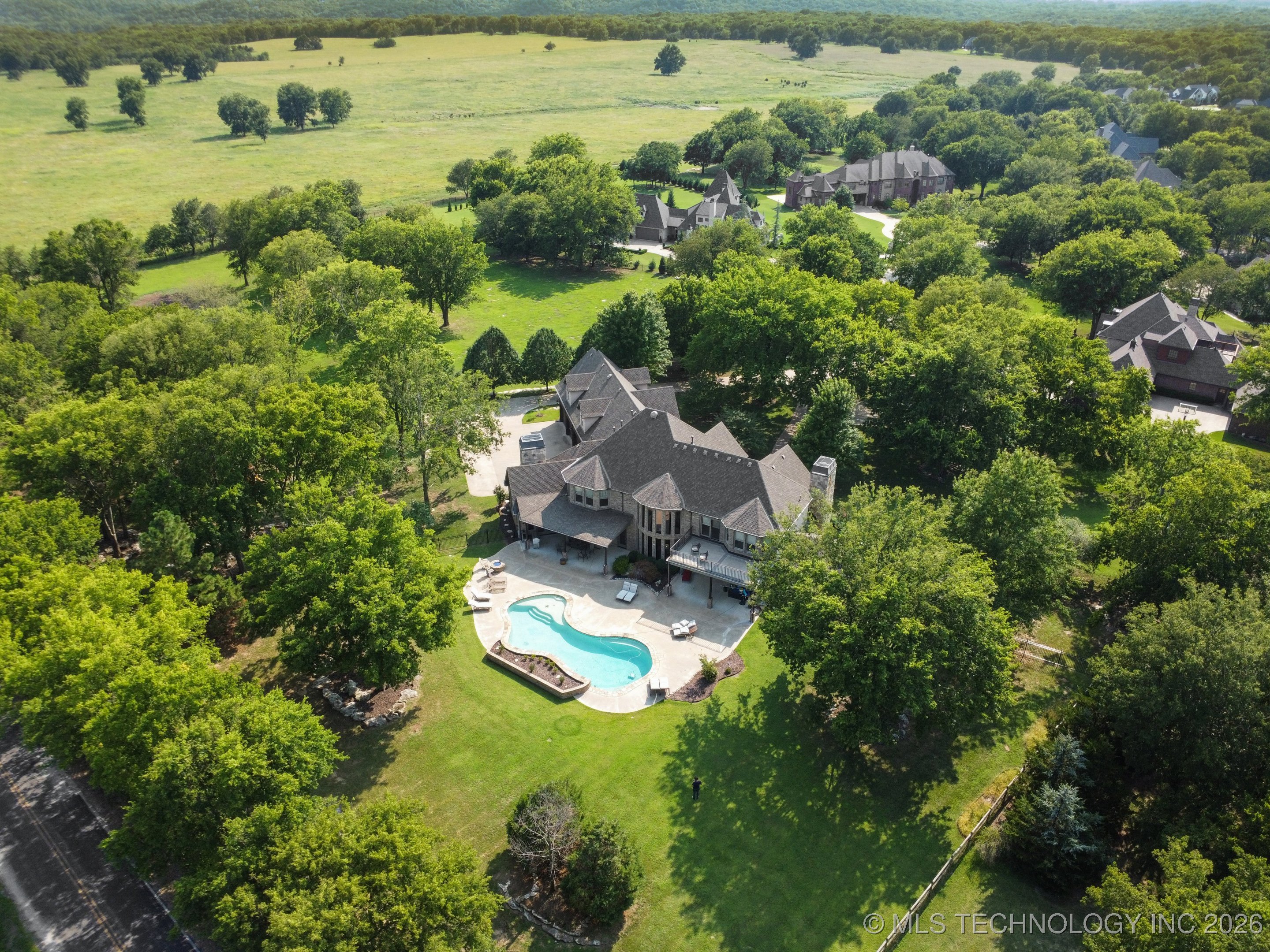 9931 N Chadford Road Property Photo 20