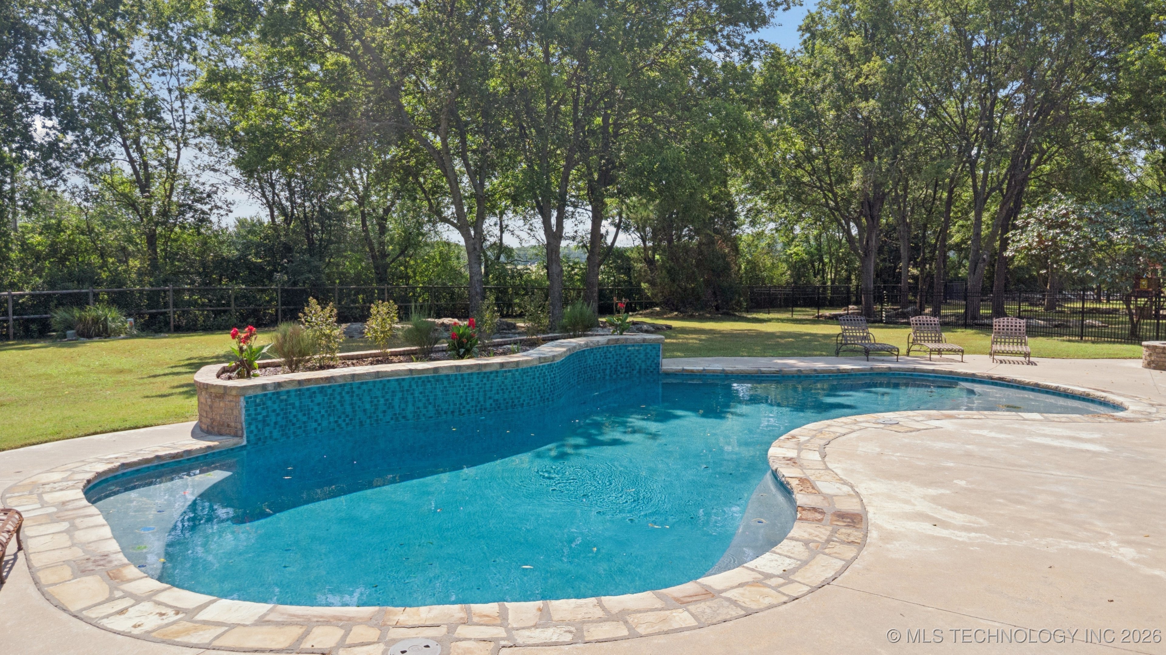 9931 N Chadford Road Property Photo 24