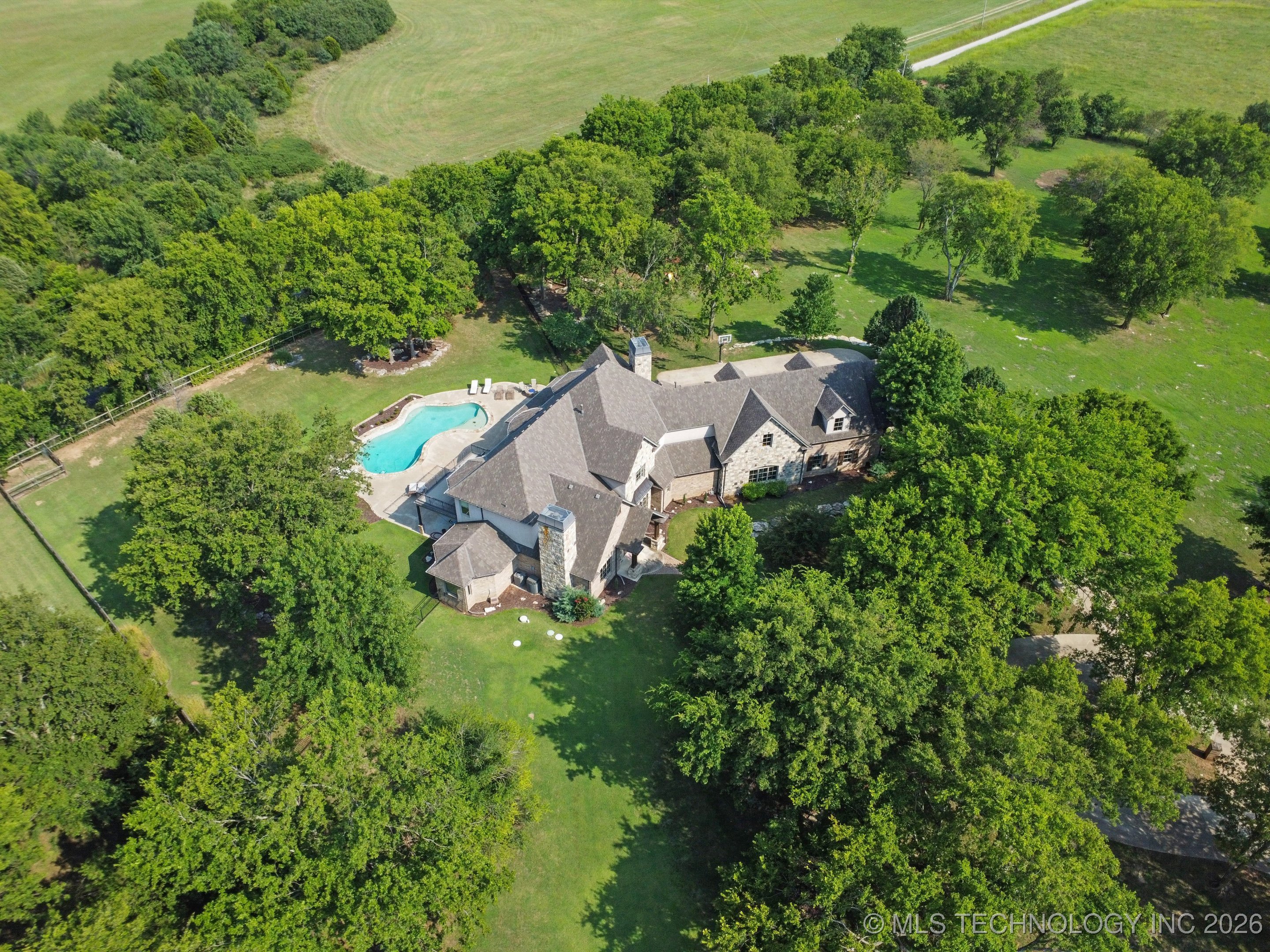 9931 N Chadford Road Property Photo 40