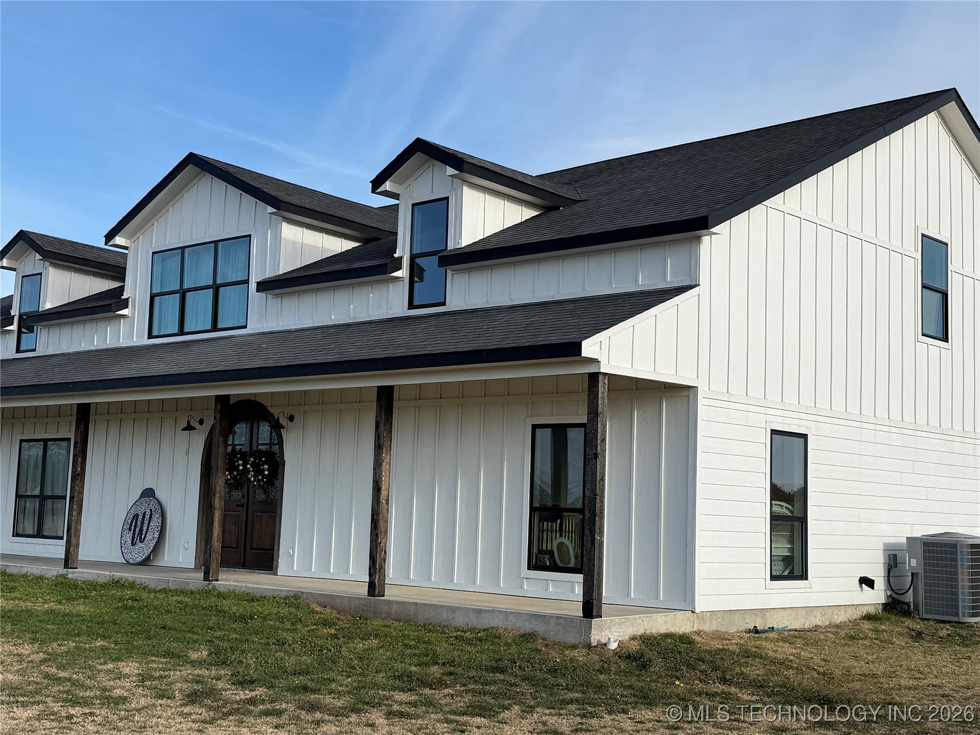 556 Persimmon Nw Property Photo 2