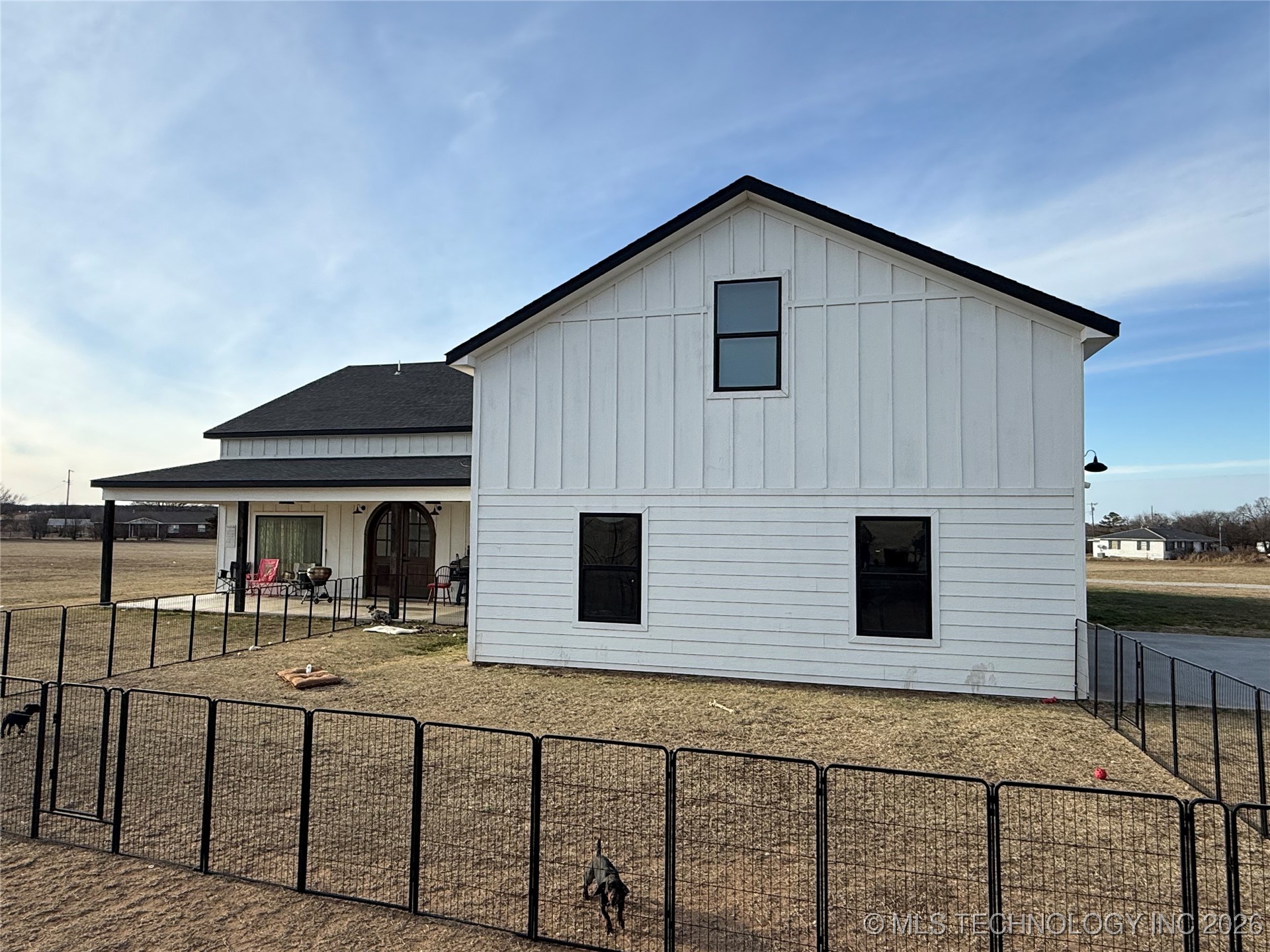 556 Persimmon Nw Property Photo 4