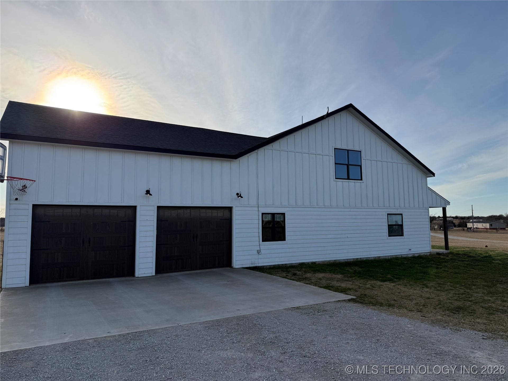 556 Persimmon Nw Property Photo 5