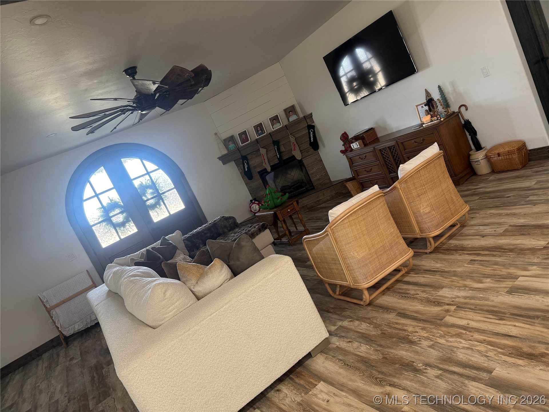 556 Persimmon Nw Property Photo 8