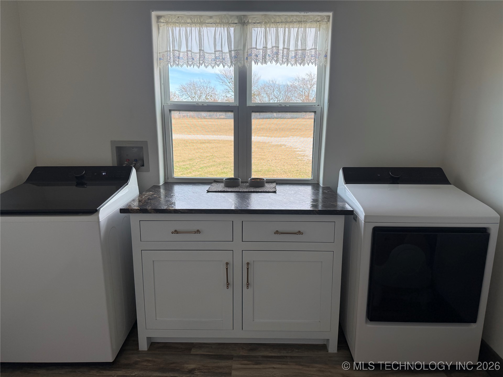 556 Persimmon Nw Property Photo 16