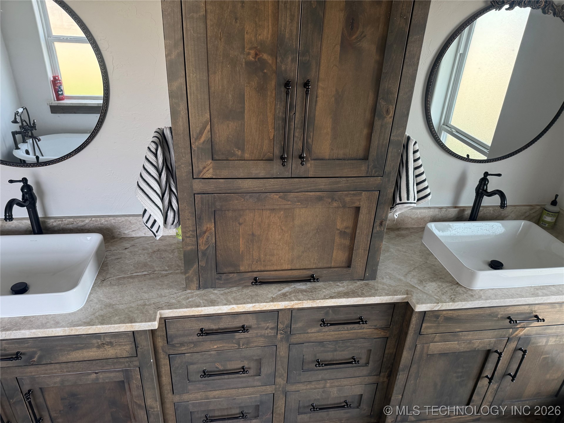 556 Persimmon Nw Property Photo 57