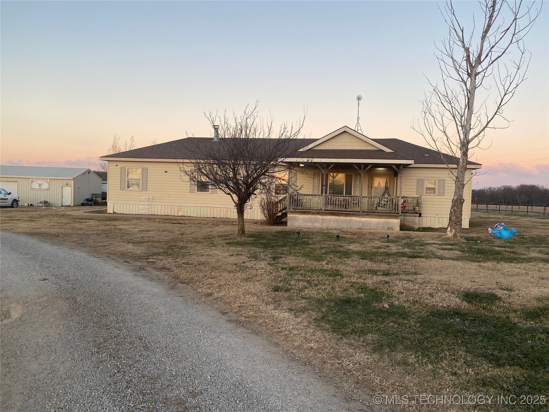9635 N 3990 Road N Property Photo 1