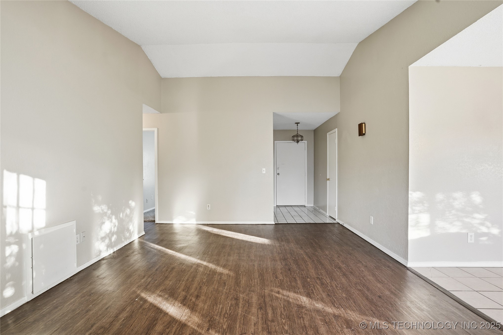 109 W Austin Street Property Photo 7