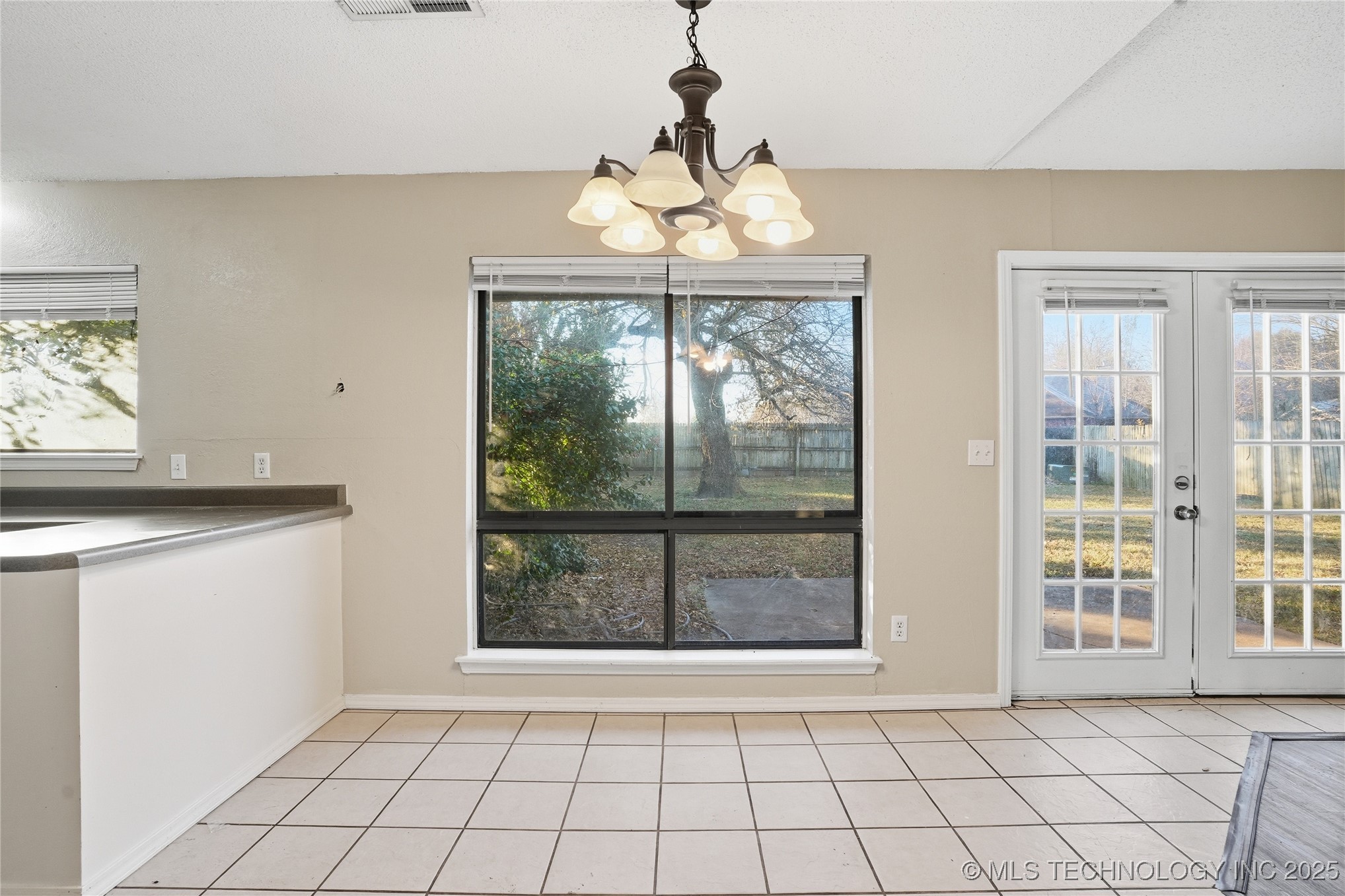 109 W Austin Street Property Photo 9