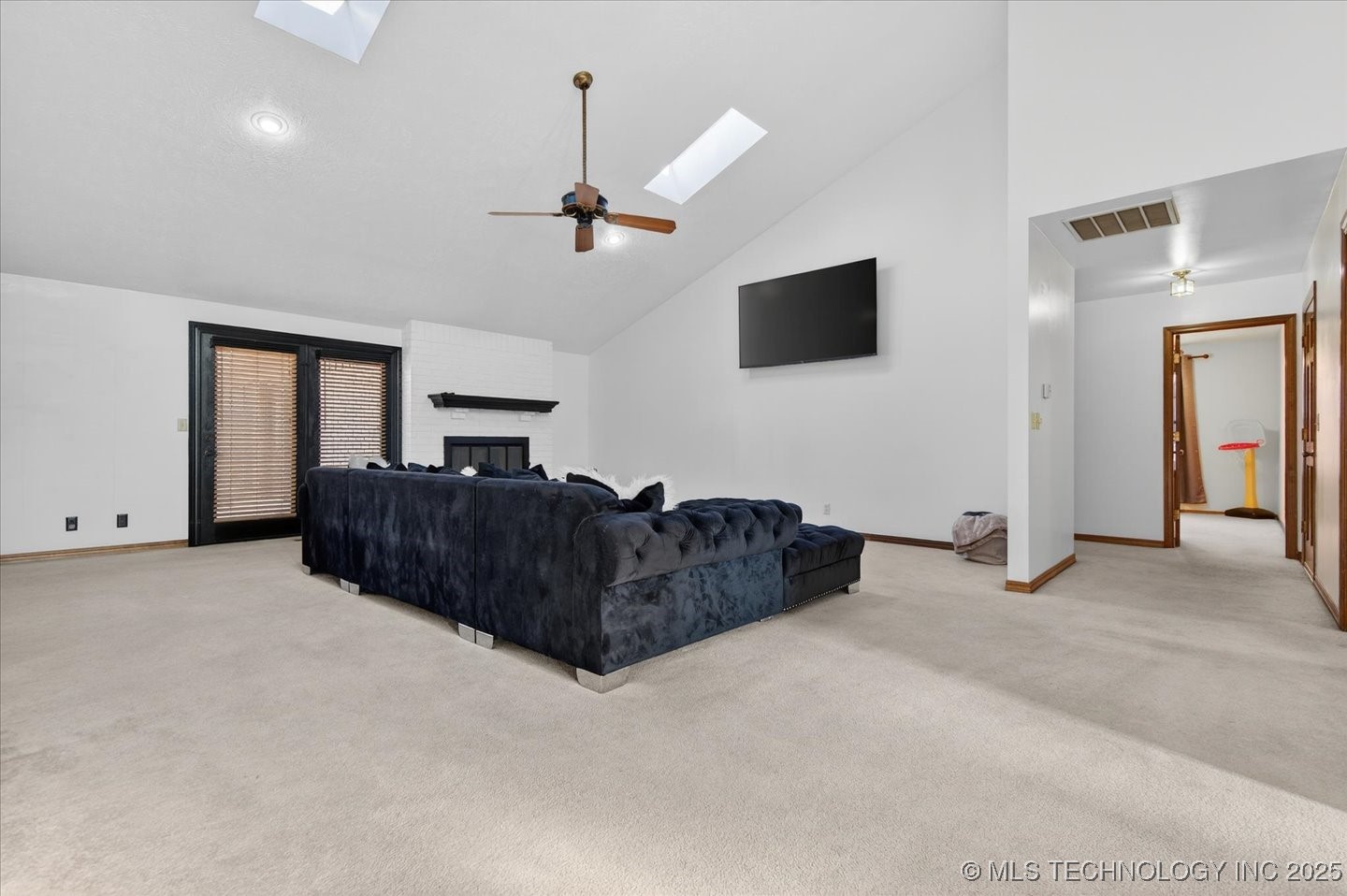 2616 Chapel Hill Property Photo 8