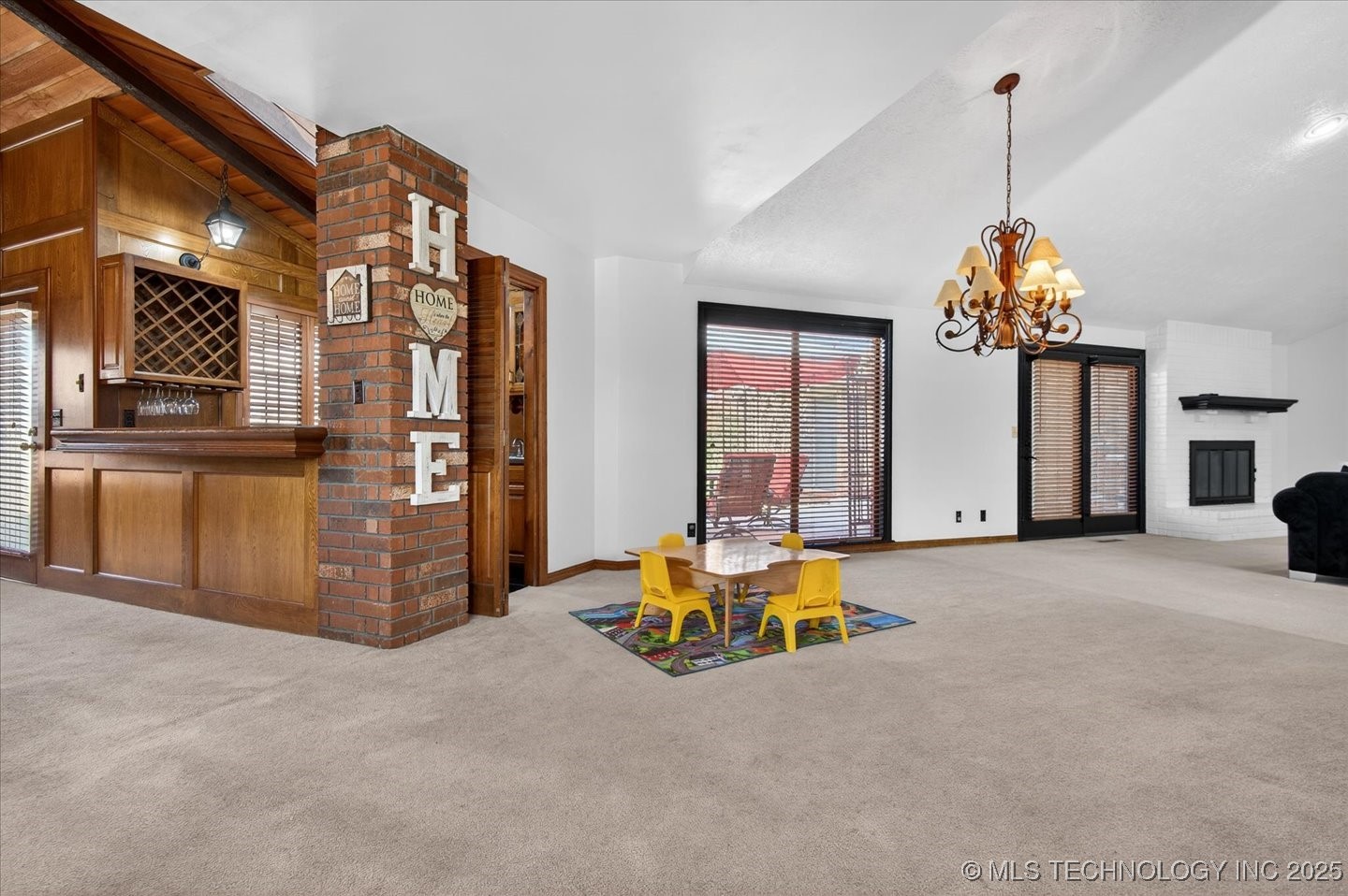 2616 Chapel Hill Property Photo 11