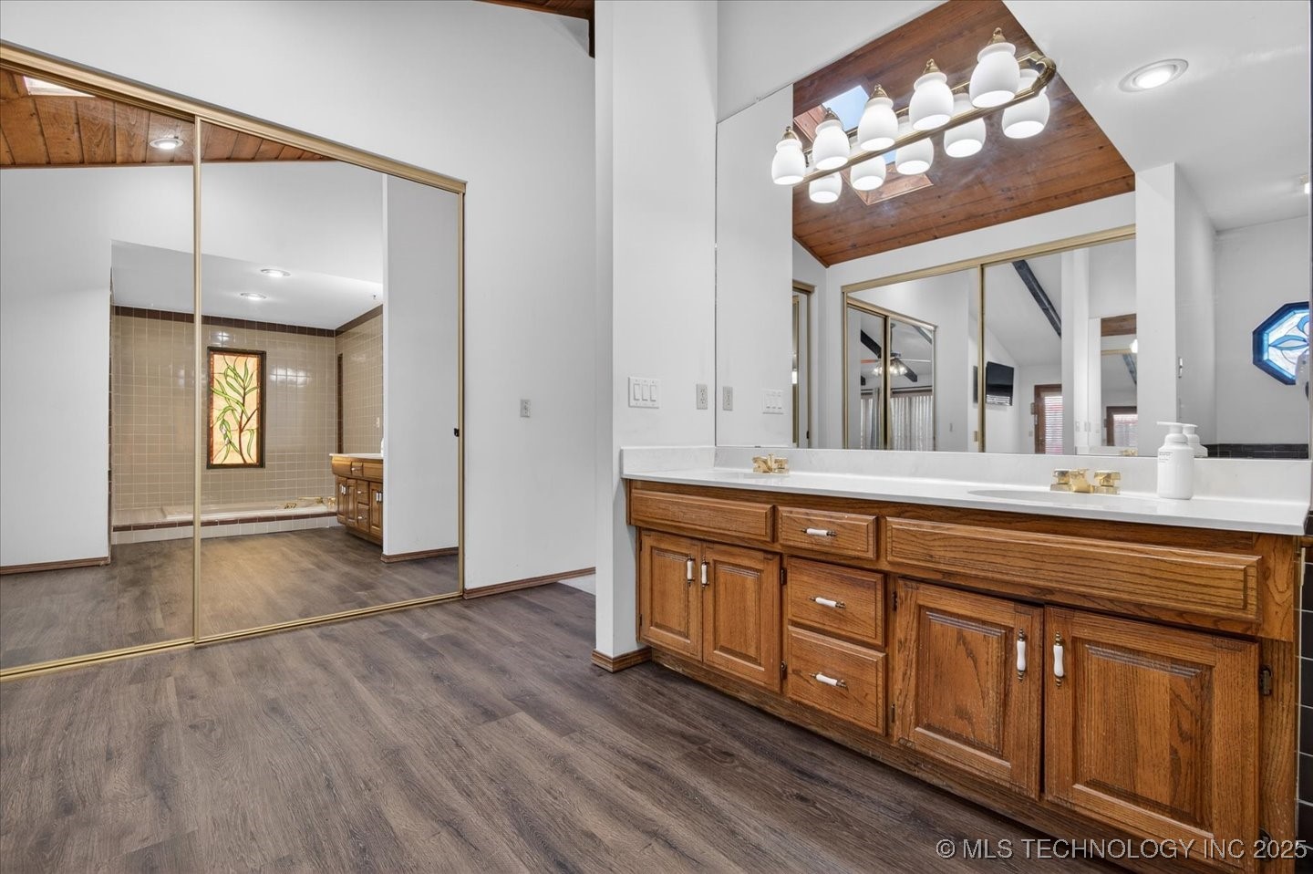 2616 Chapel Hill Property Photo 33