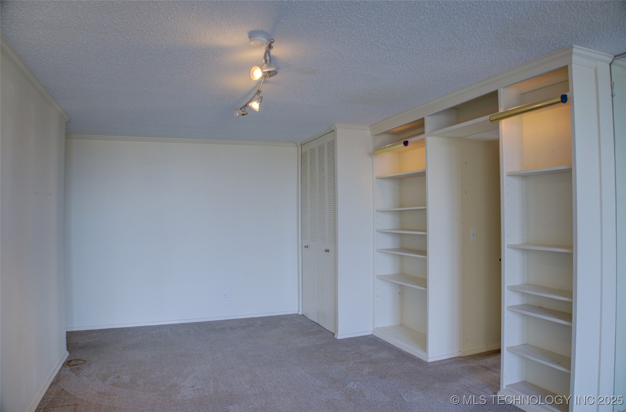 1502 S Boulder Avenue 16m Property Photo 3