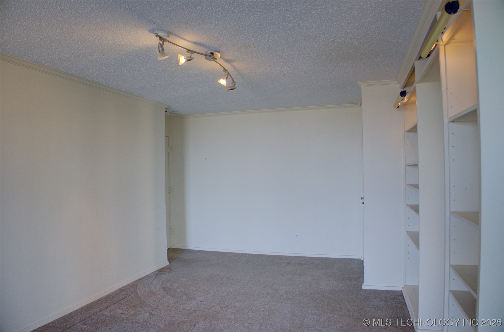 1502 S Boulder Avenue 16m Property Photo 4