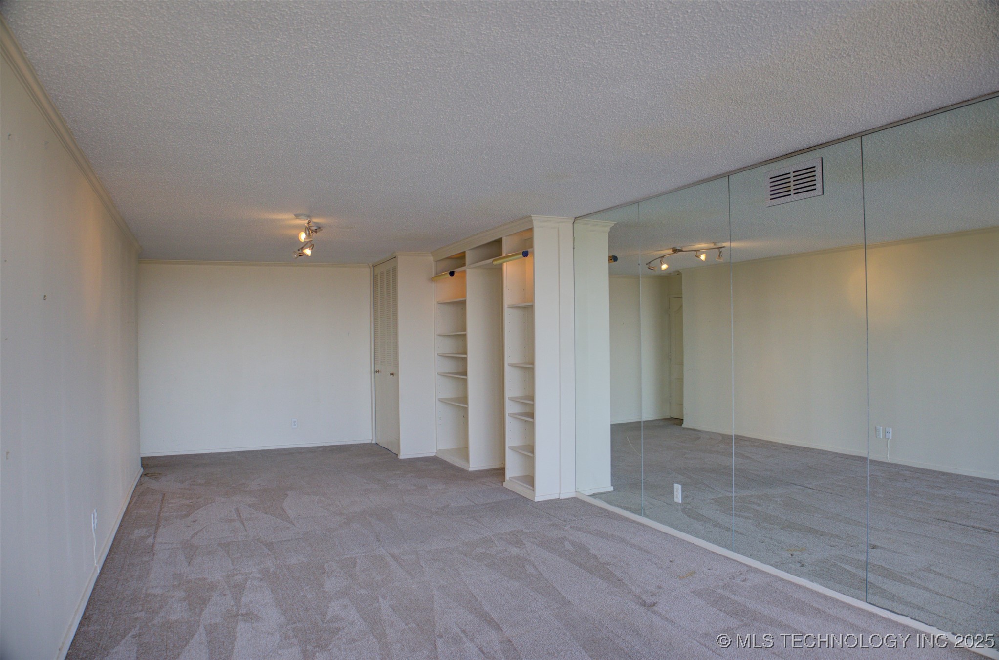 1502 S Boulder Avenue 16m Property Photo 11