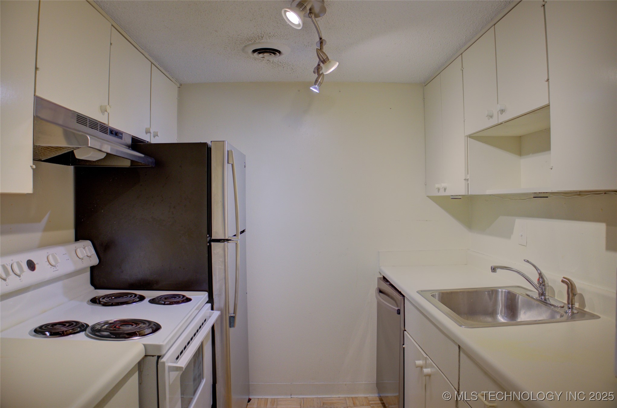 1502 S Boulder Avenue 16m Property Photo 13