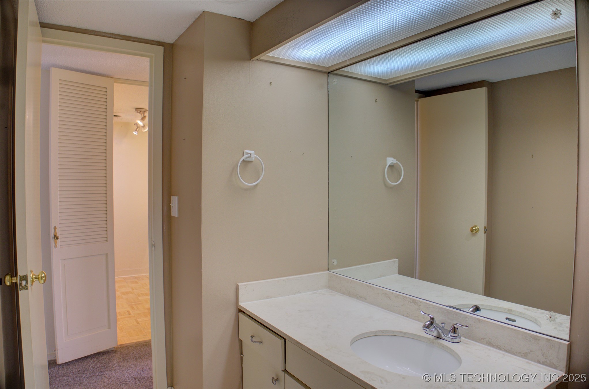 1502 S Boulder Avenue 16m Property Photo 21
