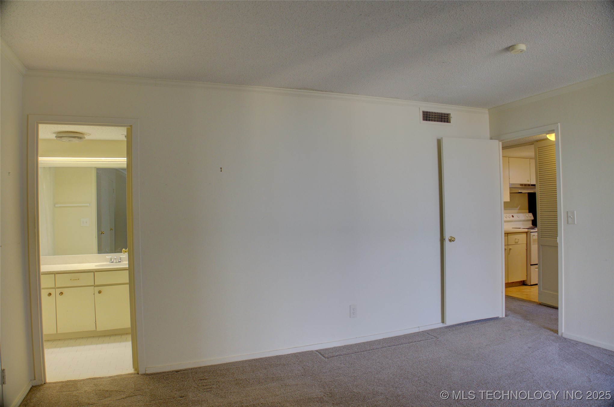 1502 S Boulder Avenue 16m Property Photo 23