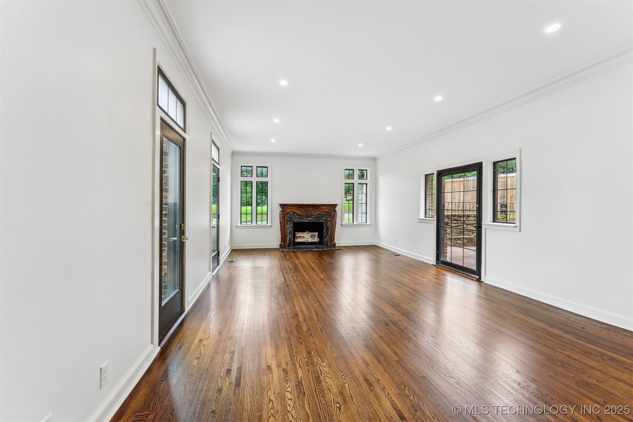 2605 S St Louis Avenue Property Photo 11