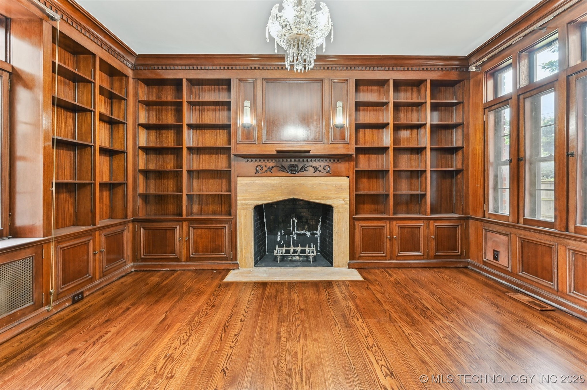 2605 S St Louis Avenue Property Photo 15