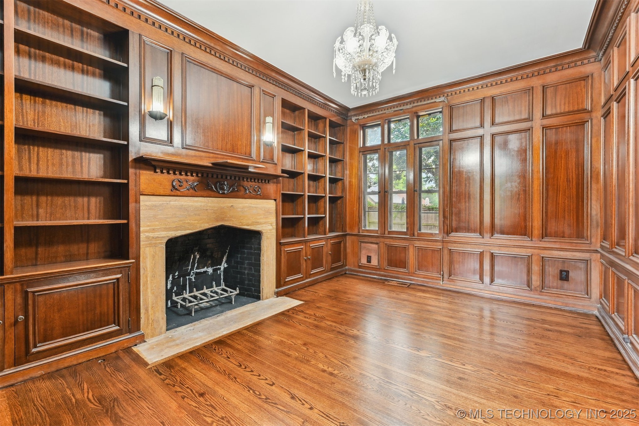 2605 S St Louis Avenue Property Photo 16