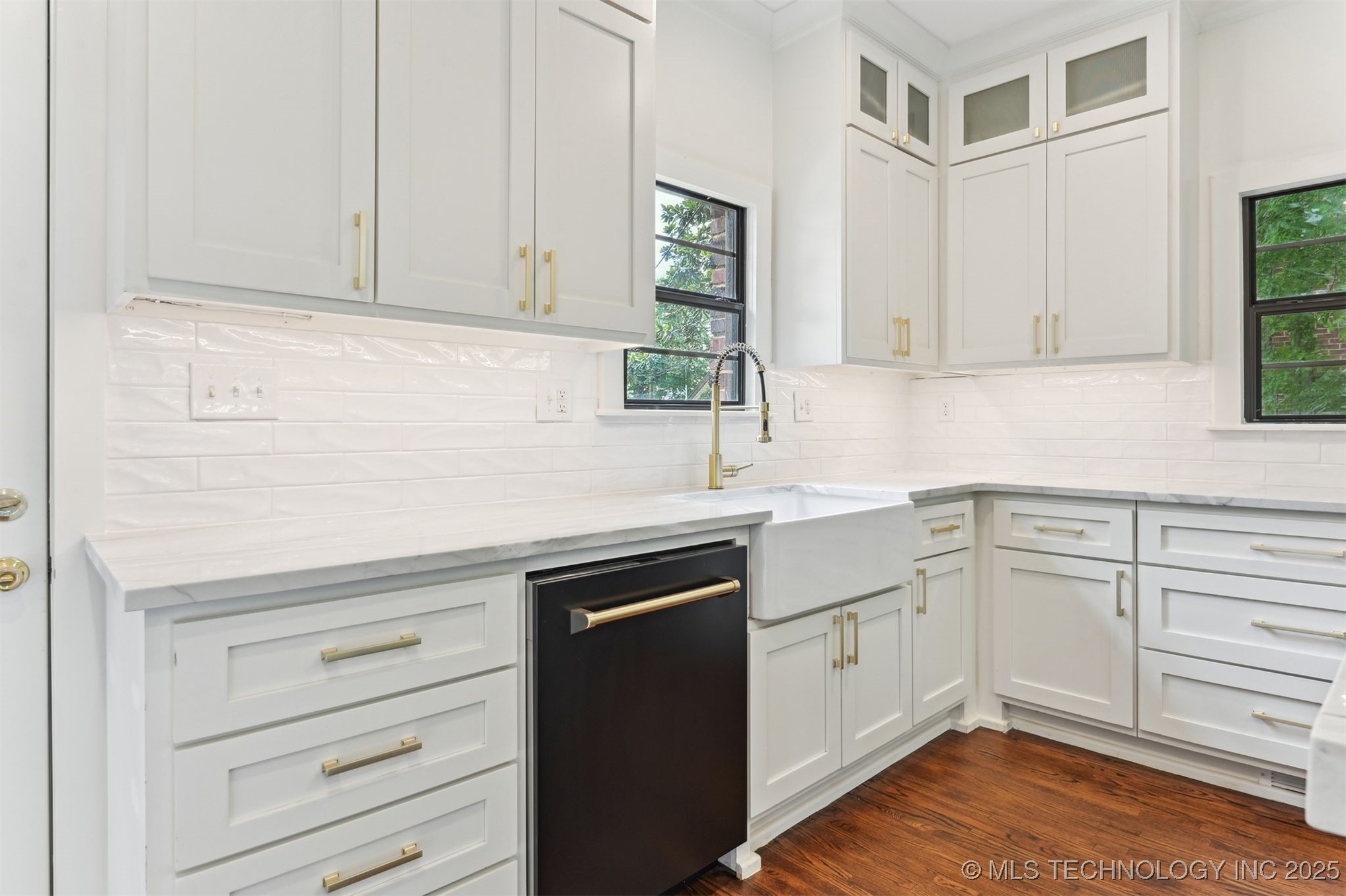 2605 S St Louis Avenue Property Photo 21