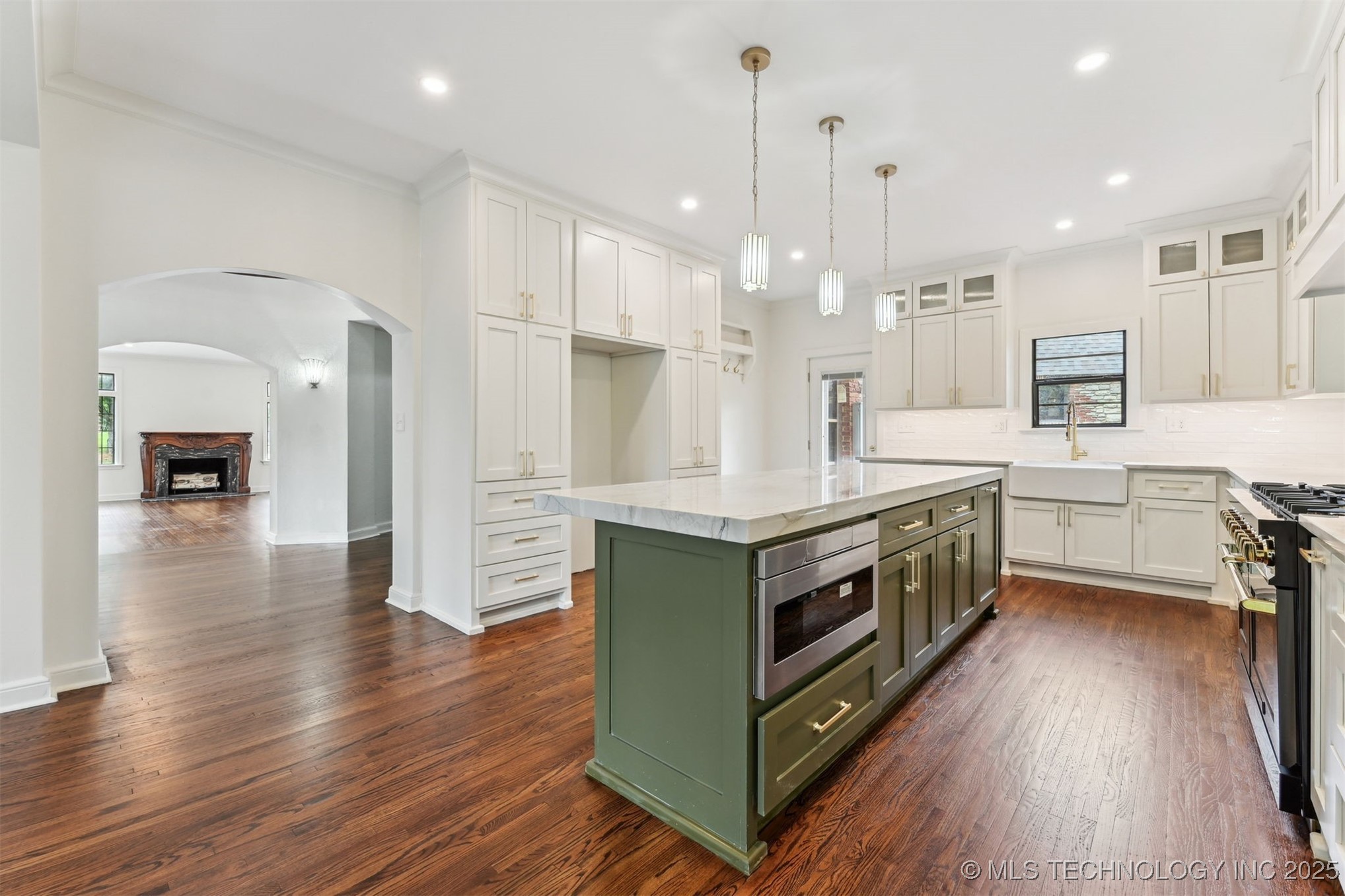 2605 S St Louis Avenue Property Photo 22