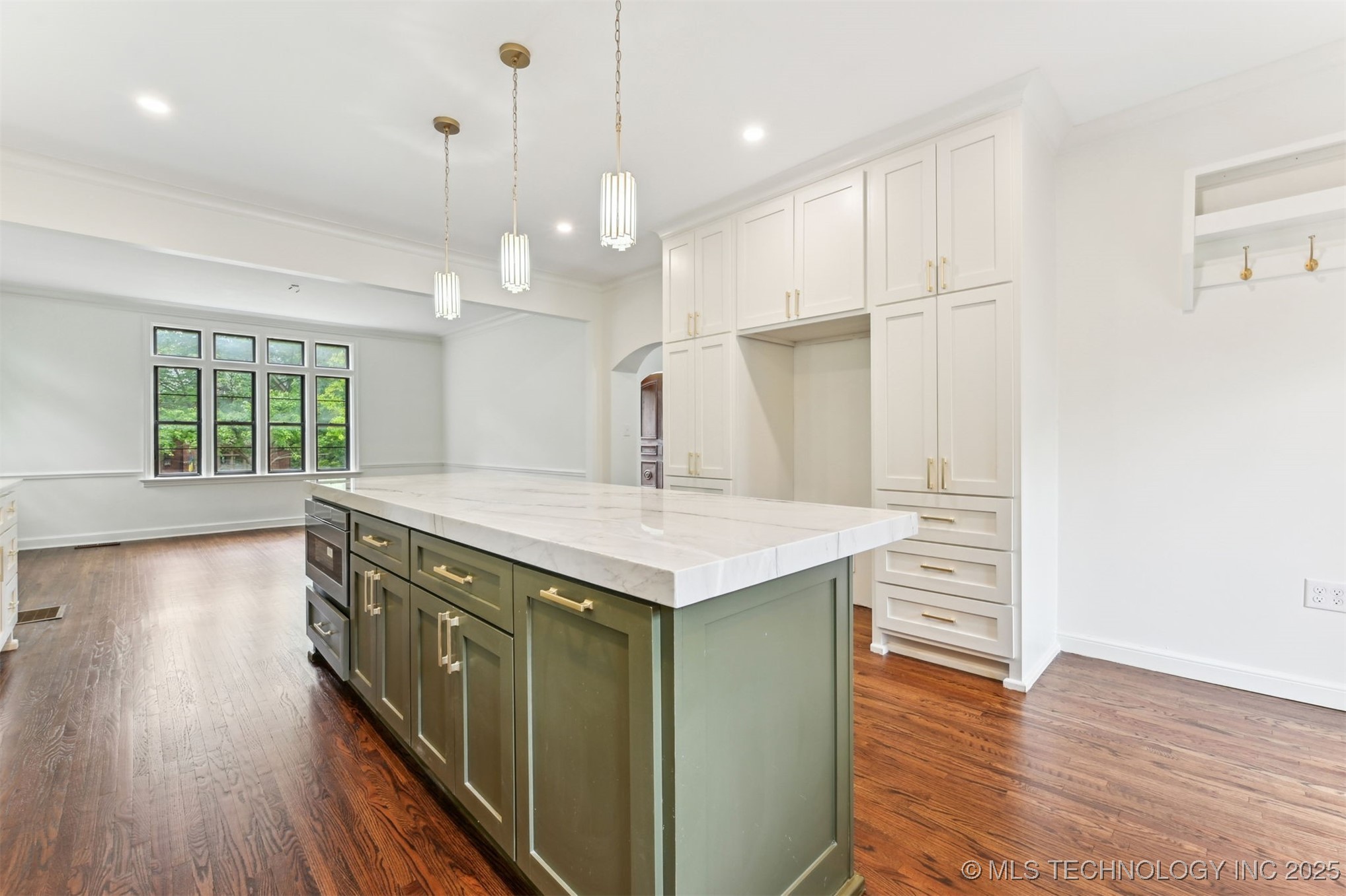 2605 S St Louis Avenue Property Photo 23