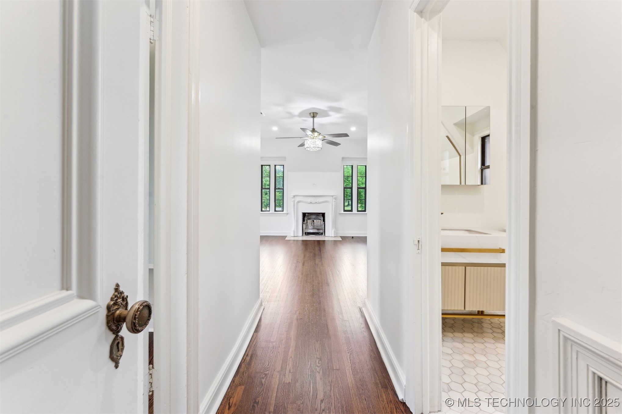 2605 S St Louis Avenue Property Photo 29