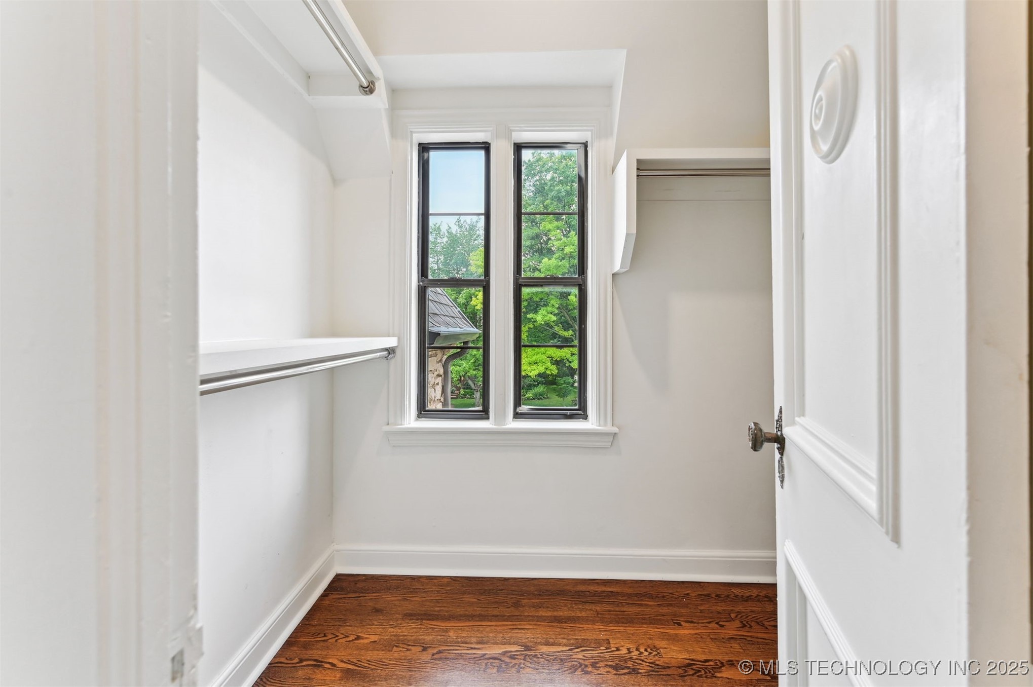 2605 S St Louis Avenue Property Photo 35