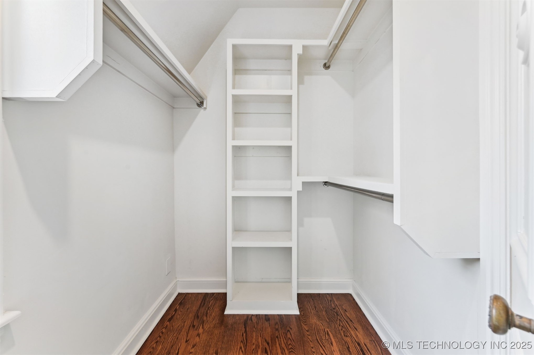 2605 S St Louis Avenue Property Photo 36