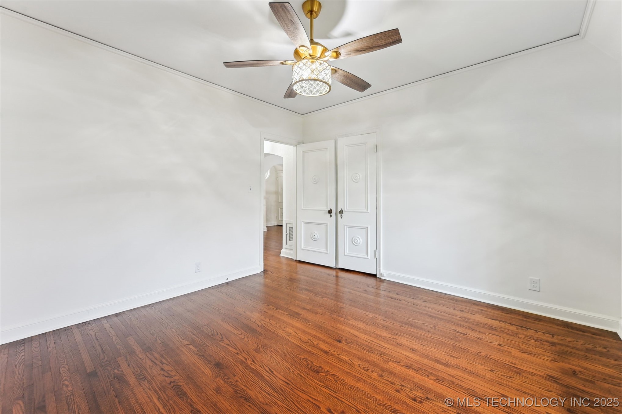 2605 S St Louis Avenue Property Photo 45