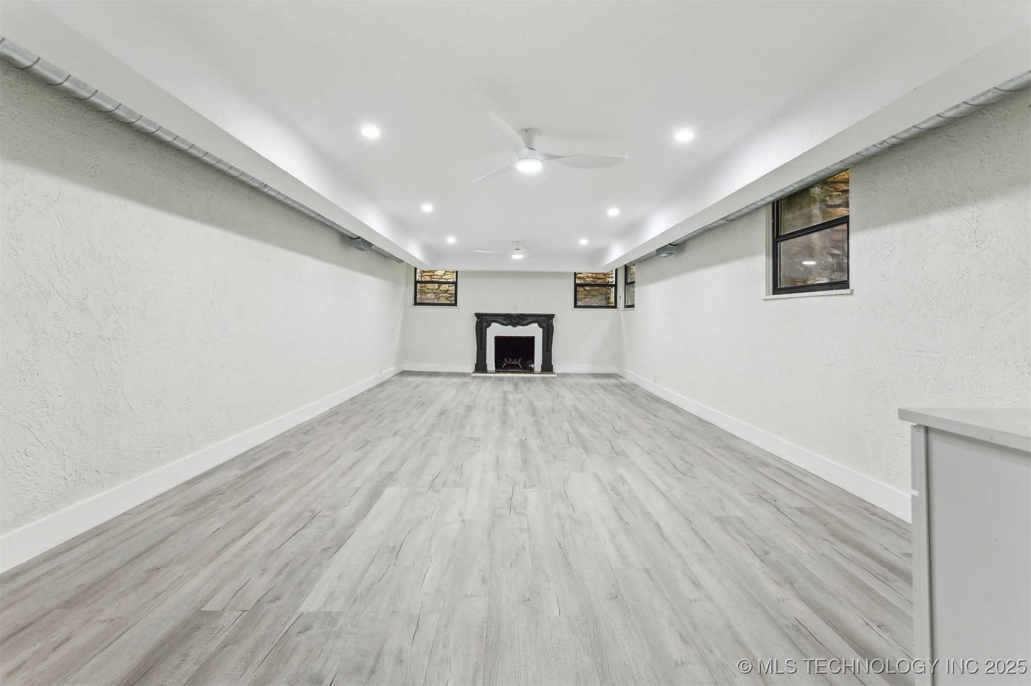 2605 S St Louis Avenue Property Photo 47