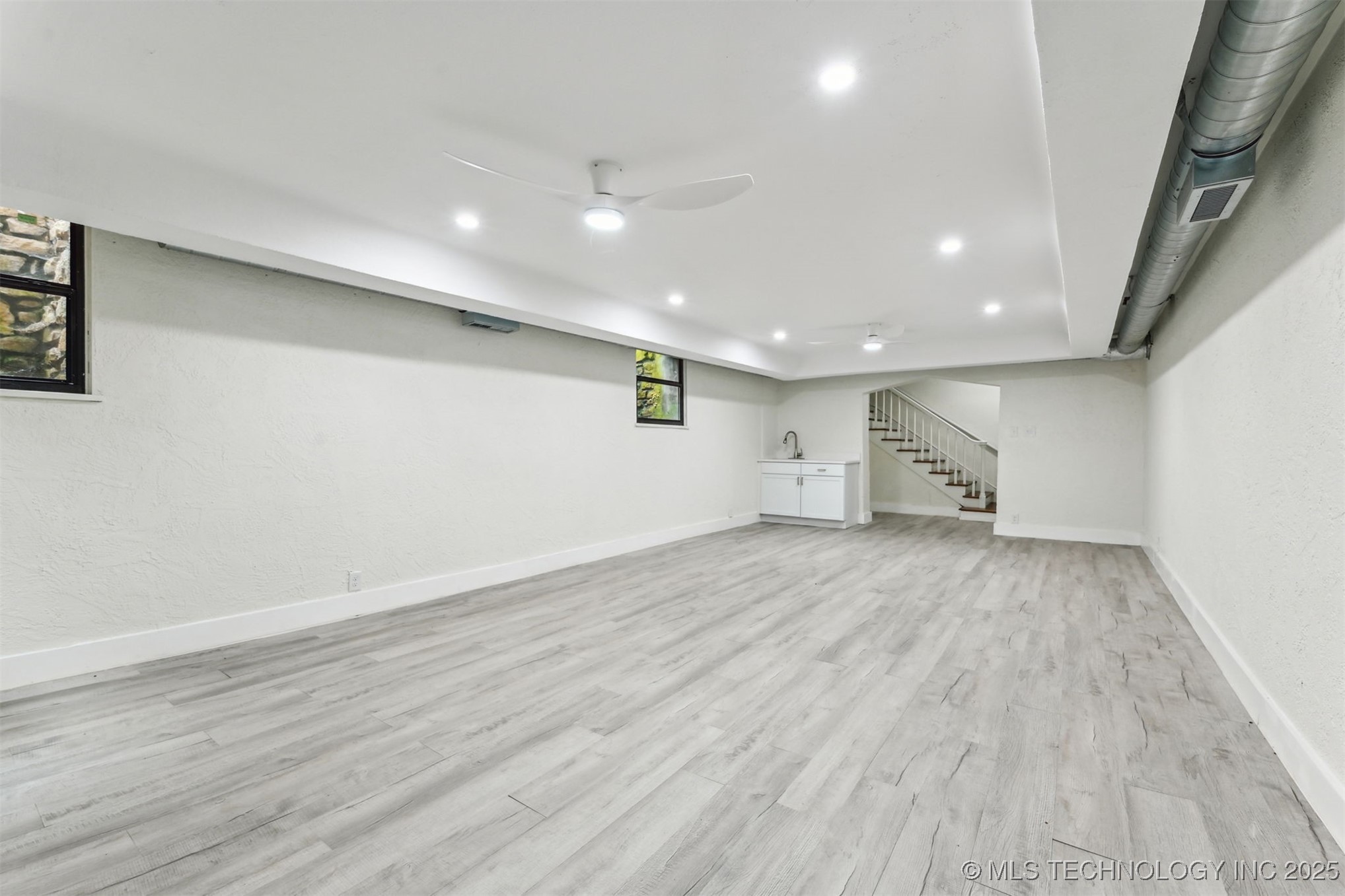 2605 S St Louis Avenue Property Photo 48