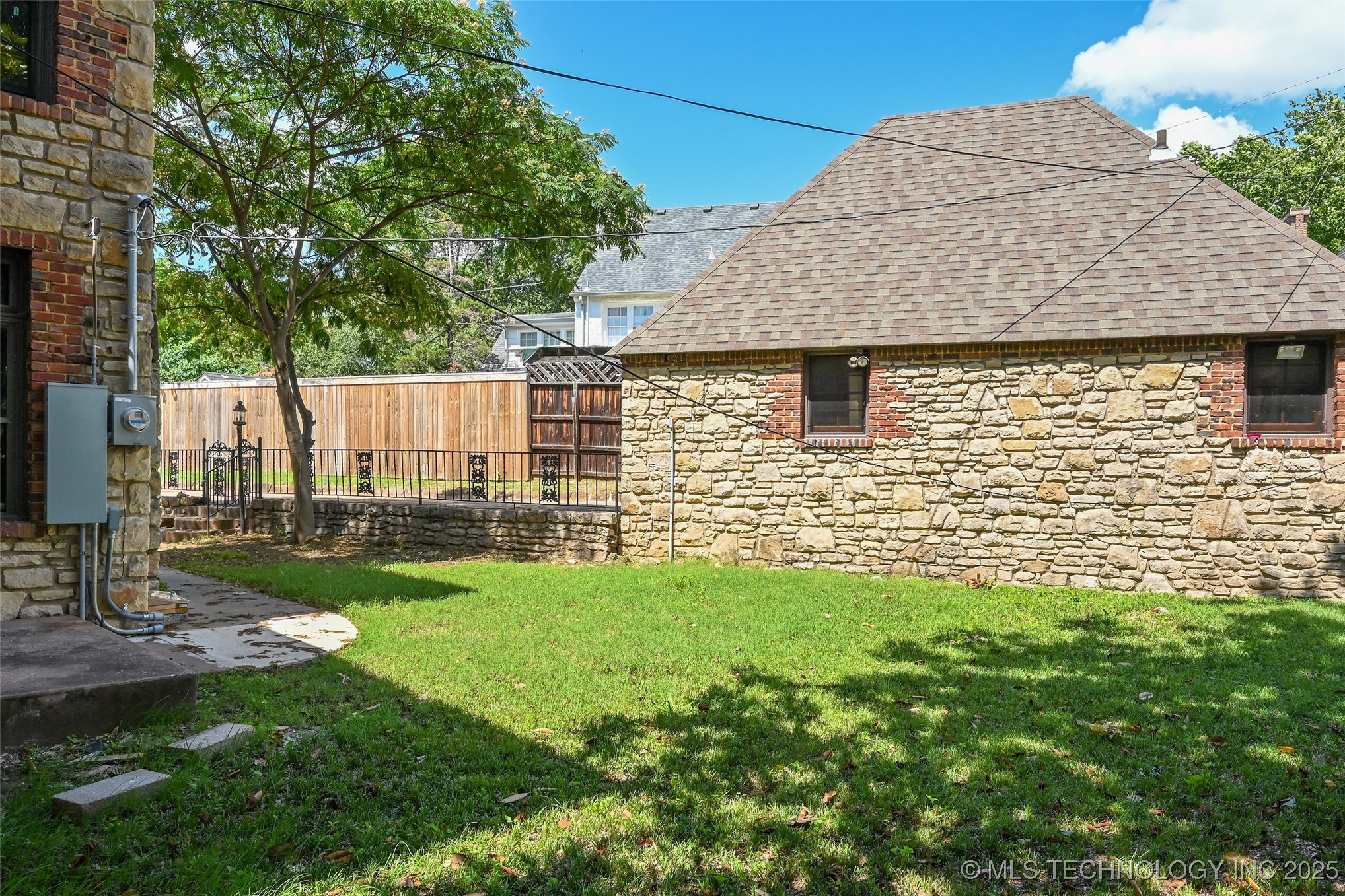 2605 S St Louis Avenue Property Photo 59