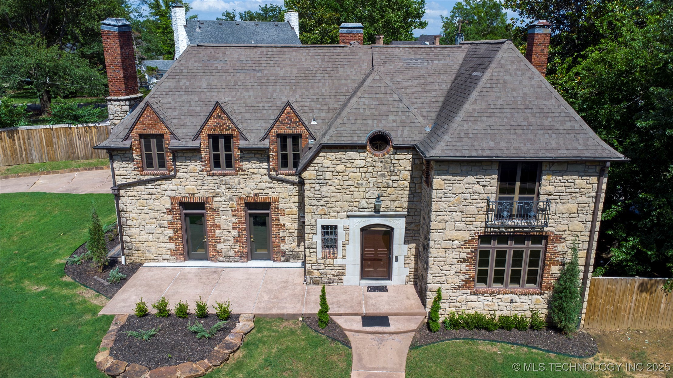 2605 S St Louis Avenue Property Photo 61