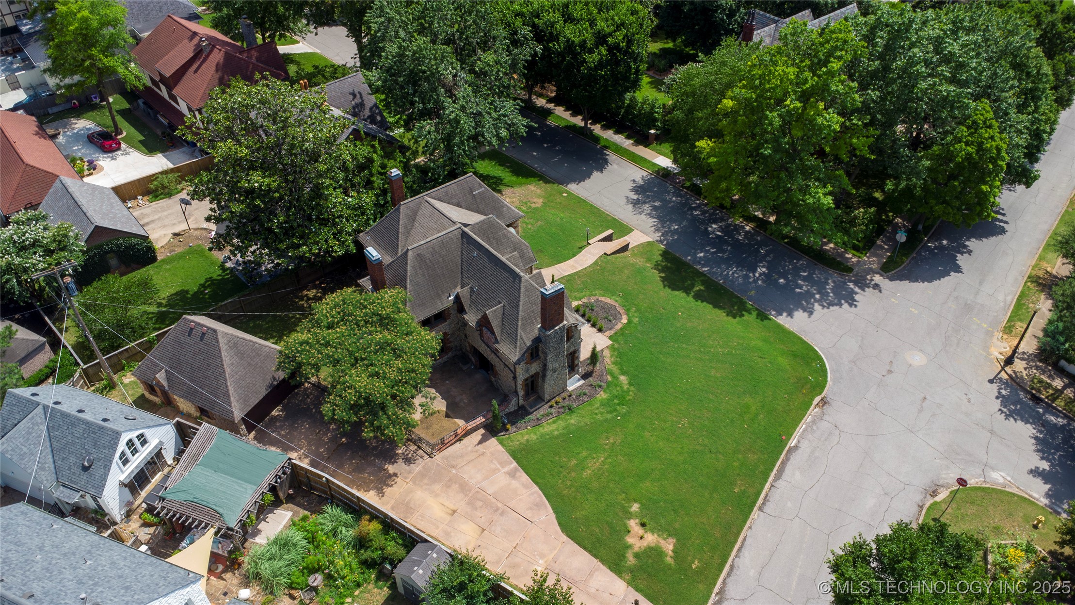 2605 S St Louis Avenue Property Photo 63