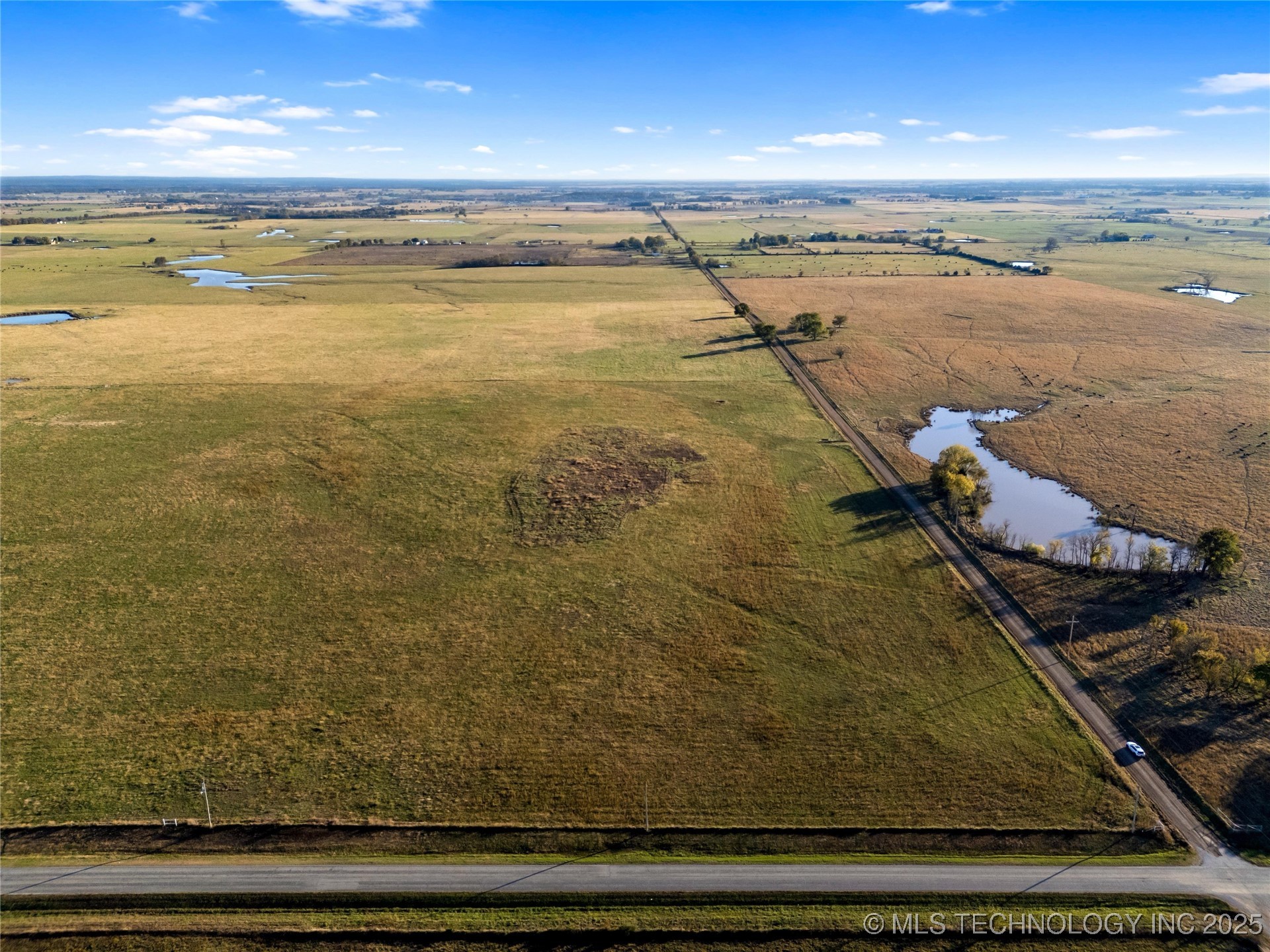 2 E 330 Road Property Photo 3